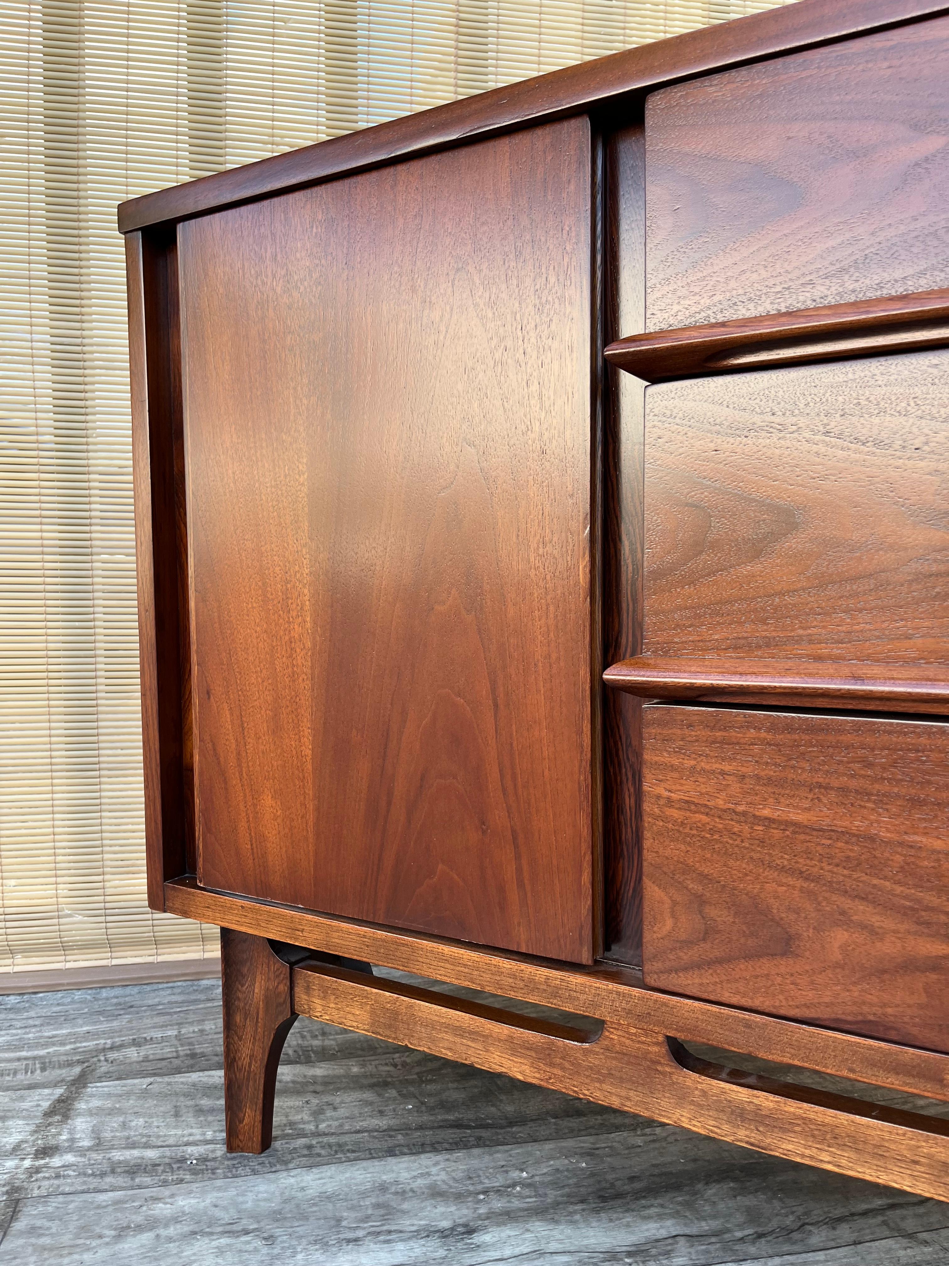 Refinished Mid Century Modern Credenza by Kent Coffey Predicta Line. C 1960s For Sale 6