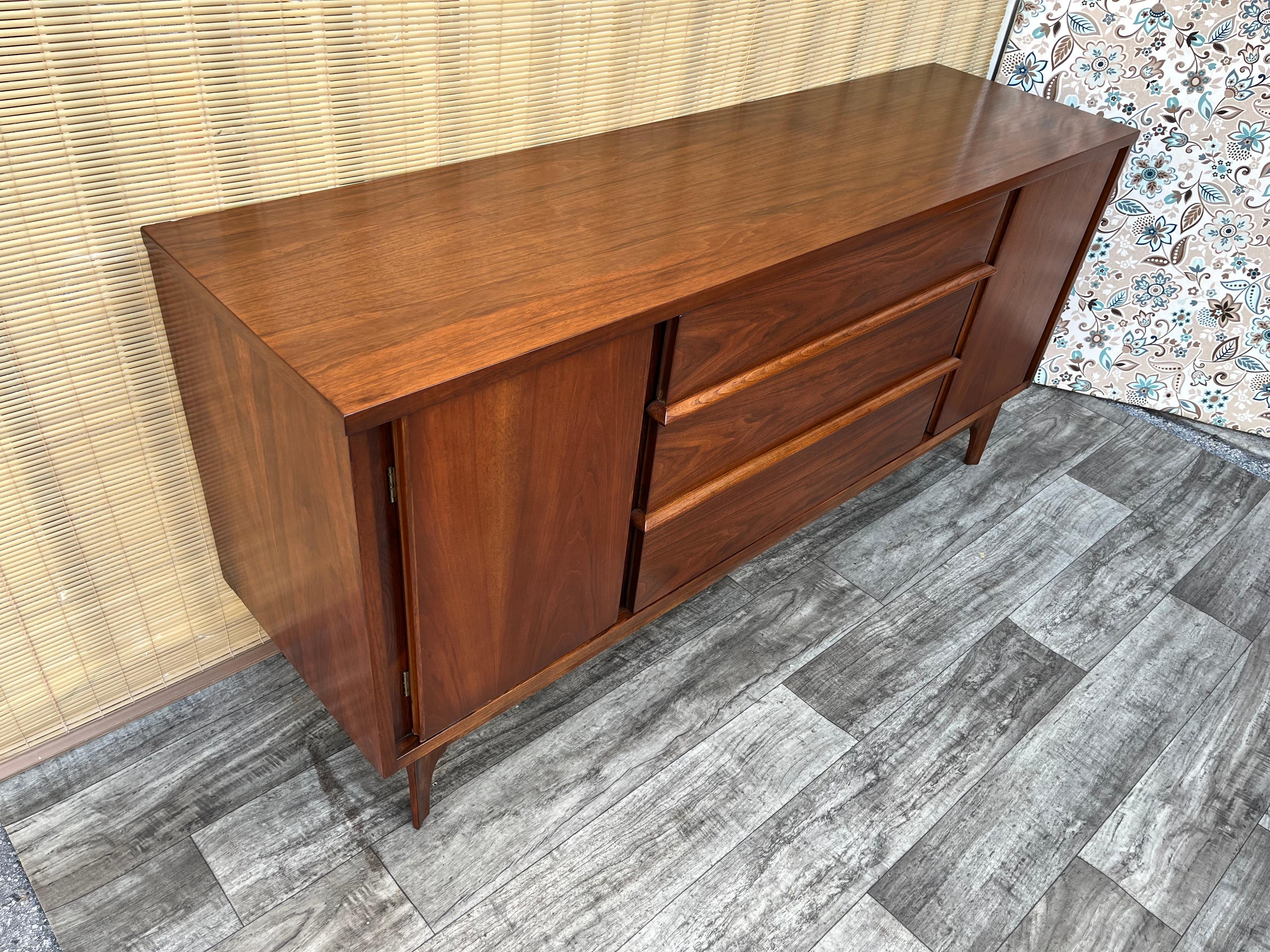 Refinished Mid Century Modern Credenza by Kent Coffey Predicta Line. C 1960s In Good Condition For Sale In Miami, FL