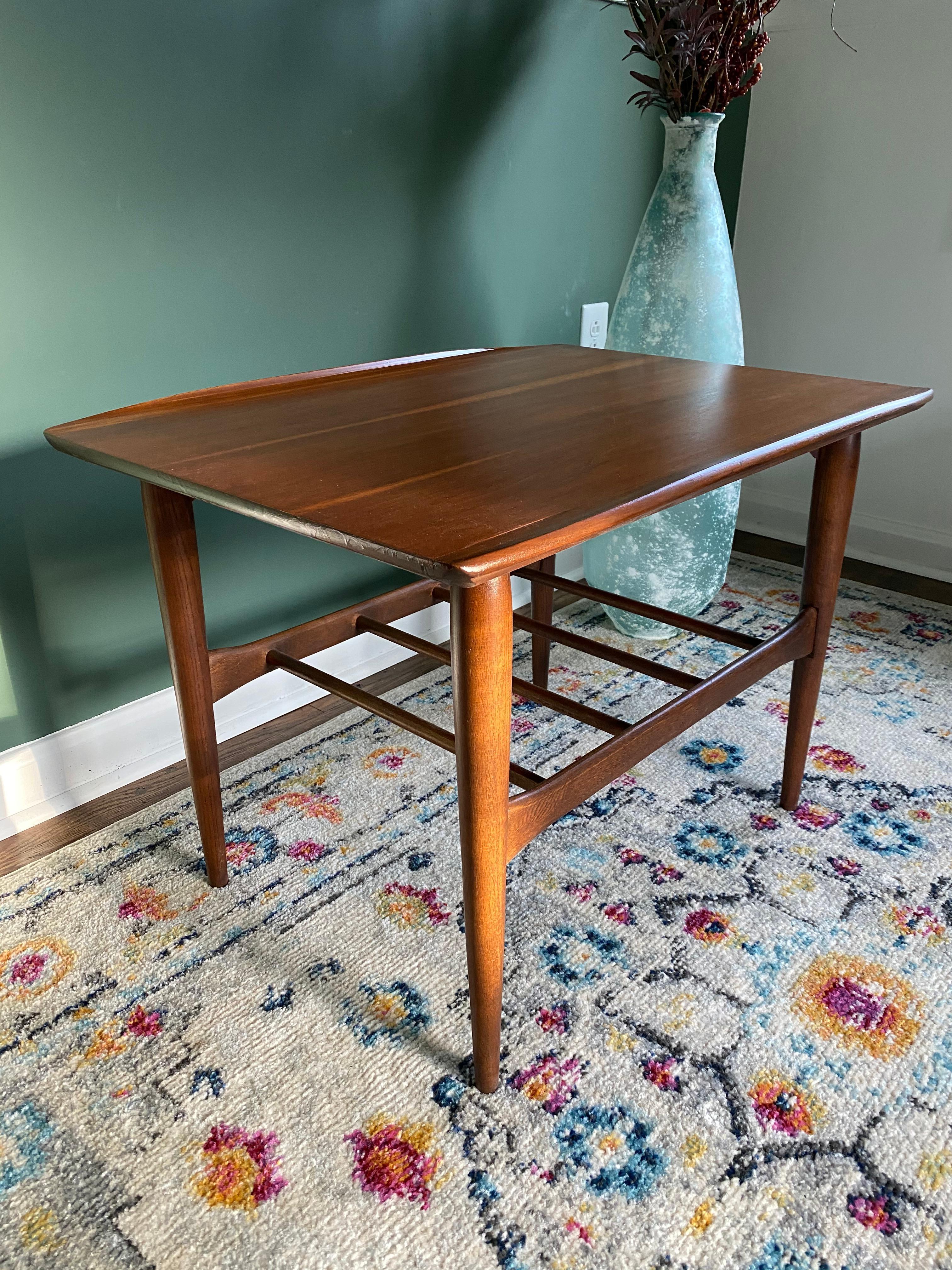 Walnut Refinished Mid-Century Modern Danish End Table with Lip by Bassett For Sale