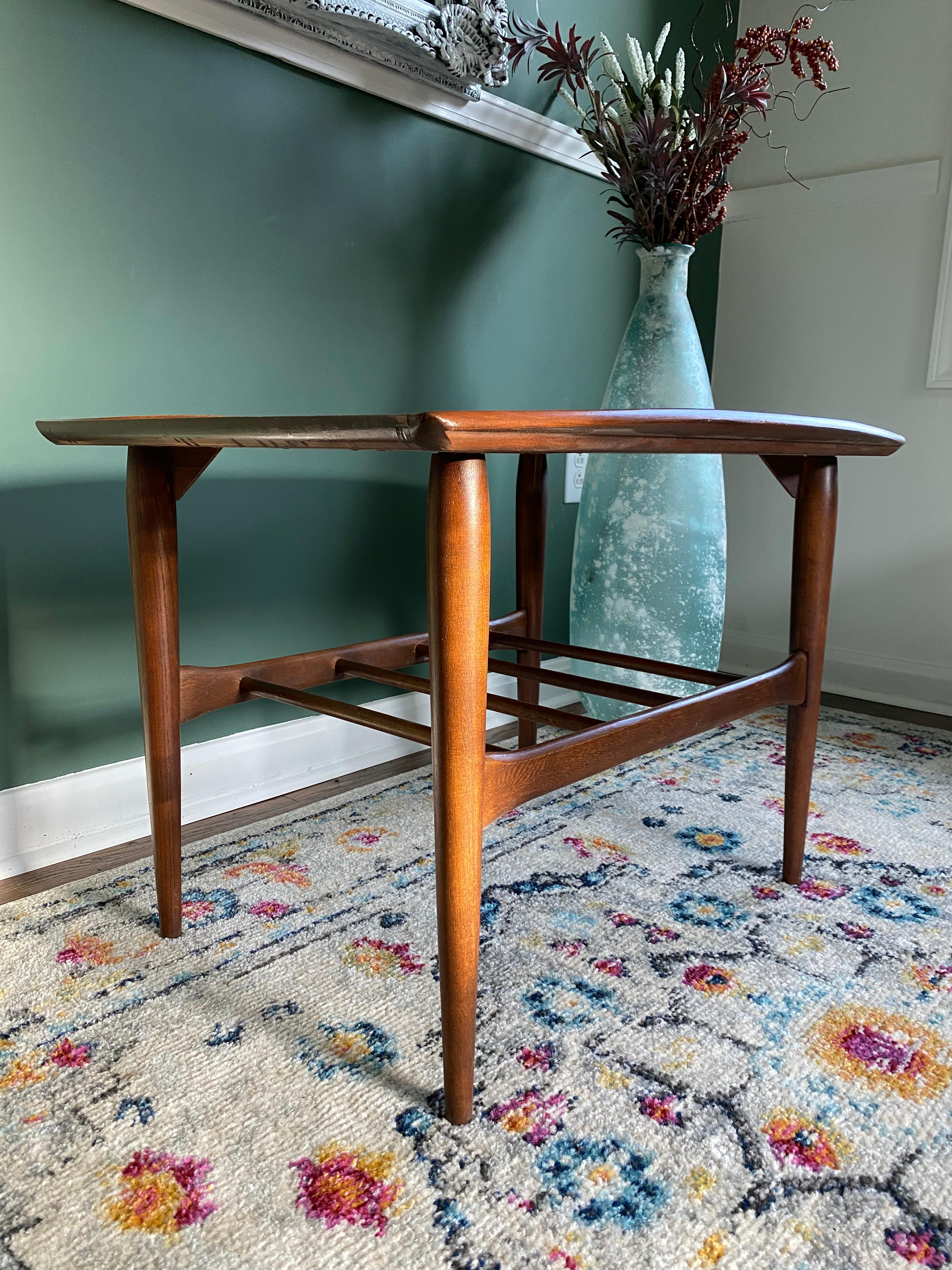 Refinished Mid-Century Modern Danish End Table with Lip by Bassett For Sale 1