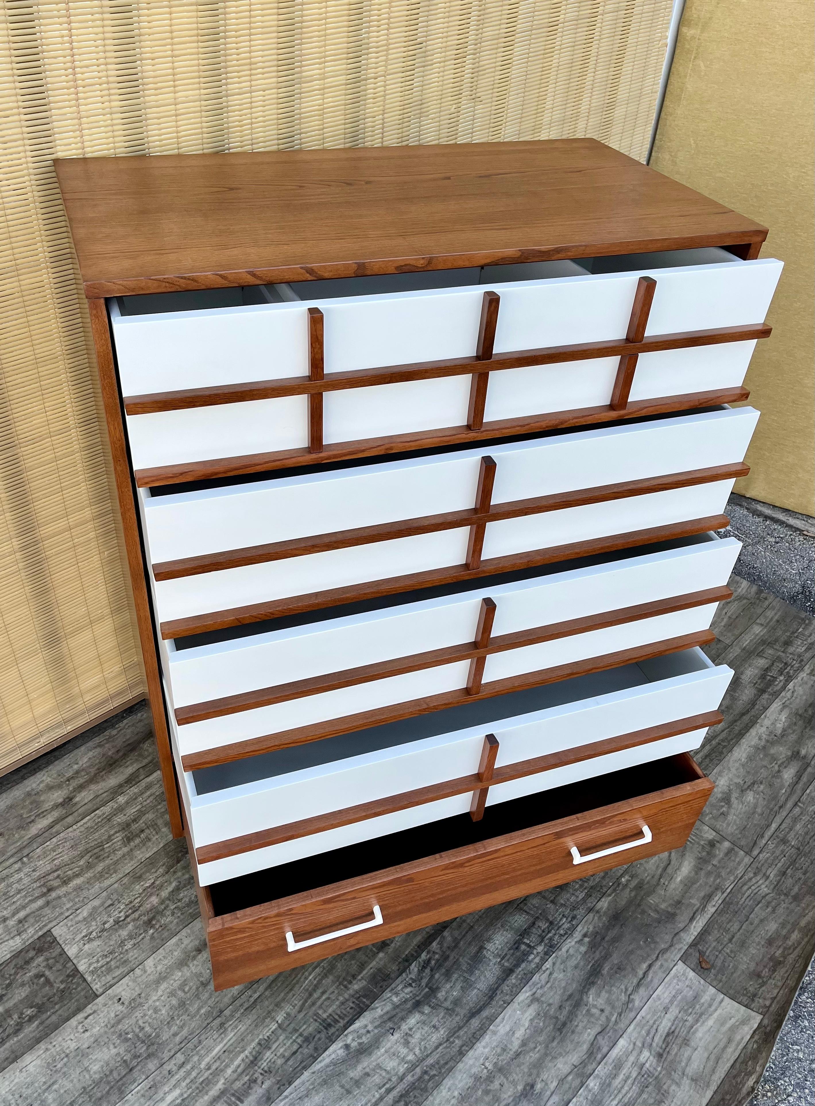 Comò Highboy di Royal Palm Furniture, rifinito in stile Mid-Century Modern. A.I.C. in vendita 5
