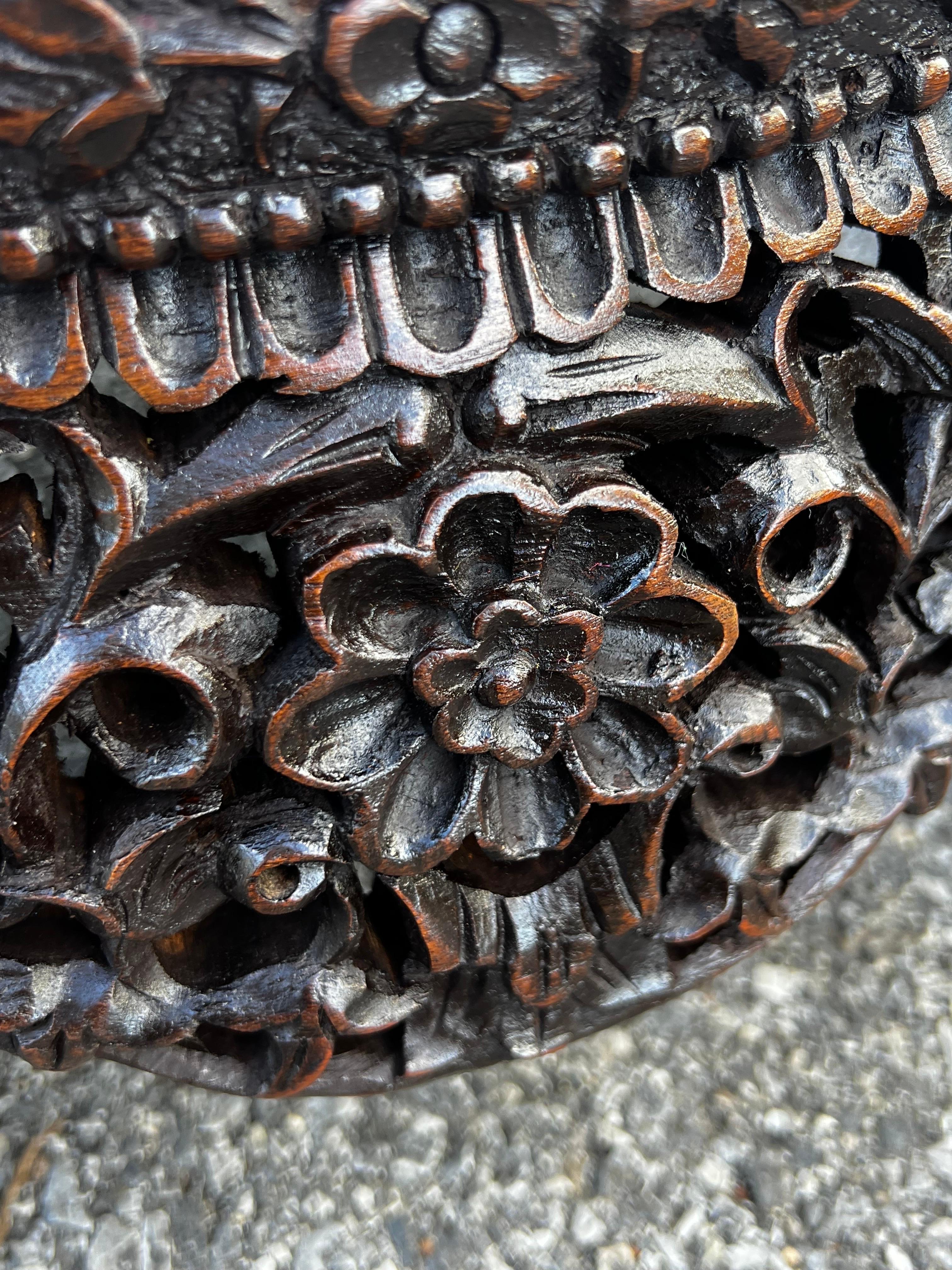 Refinished Pair Late 19th Century Anglo-Indian Hand-Carved Cheetah Stools  For Sale 12