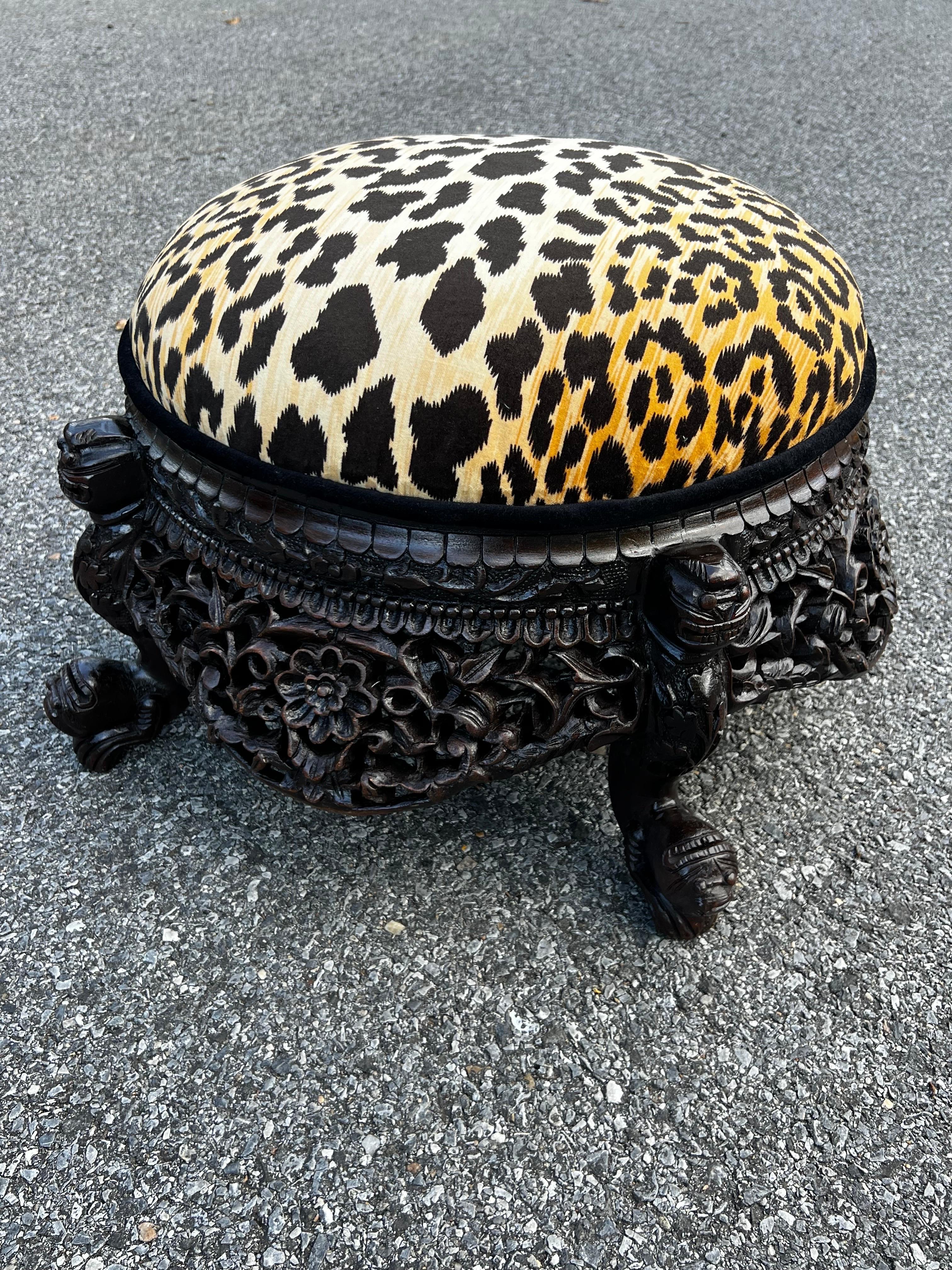 Refinished Pair Late 19th Century Anglo-Indian Hand-Carved Cheetah Stools In Good Condition In Fort Washington, MD