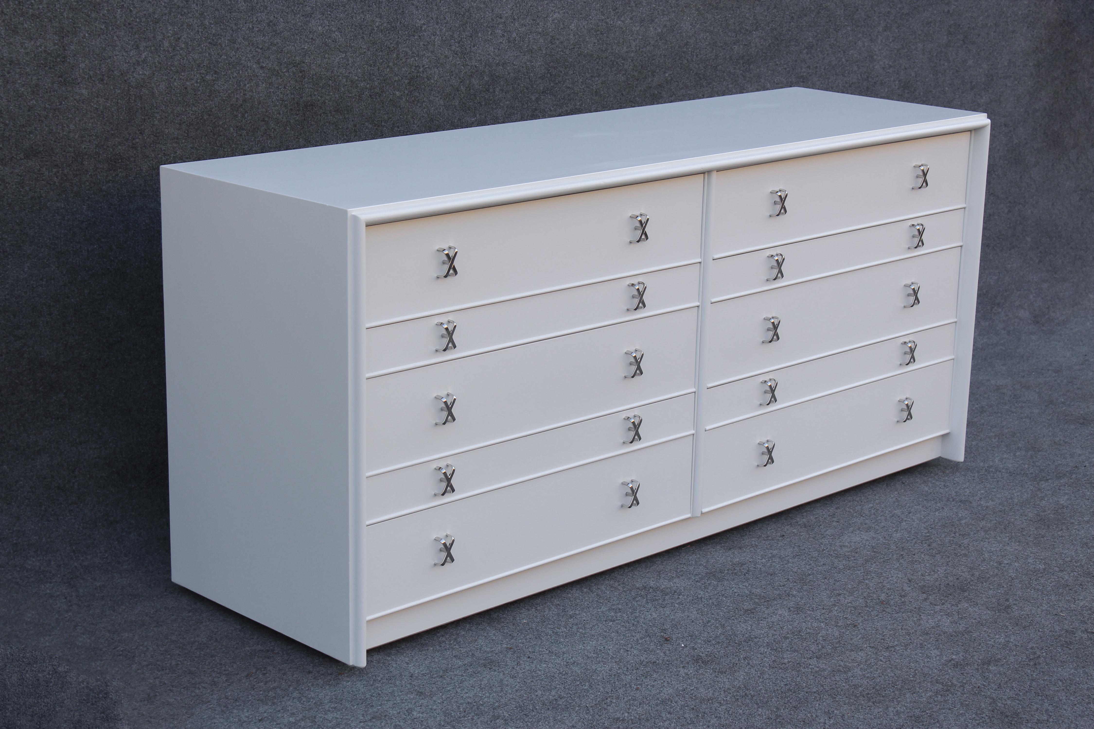 Refinished Paul Frankl for John Stuart Large 12-Drawer Dresser in White & Nickel In Good Condition For Sale In Philadelphia, PA