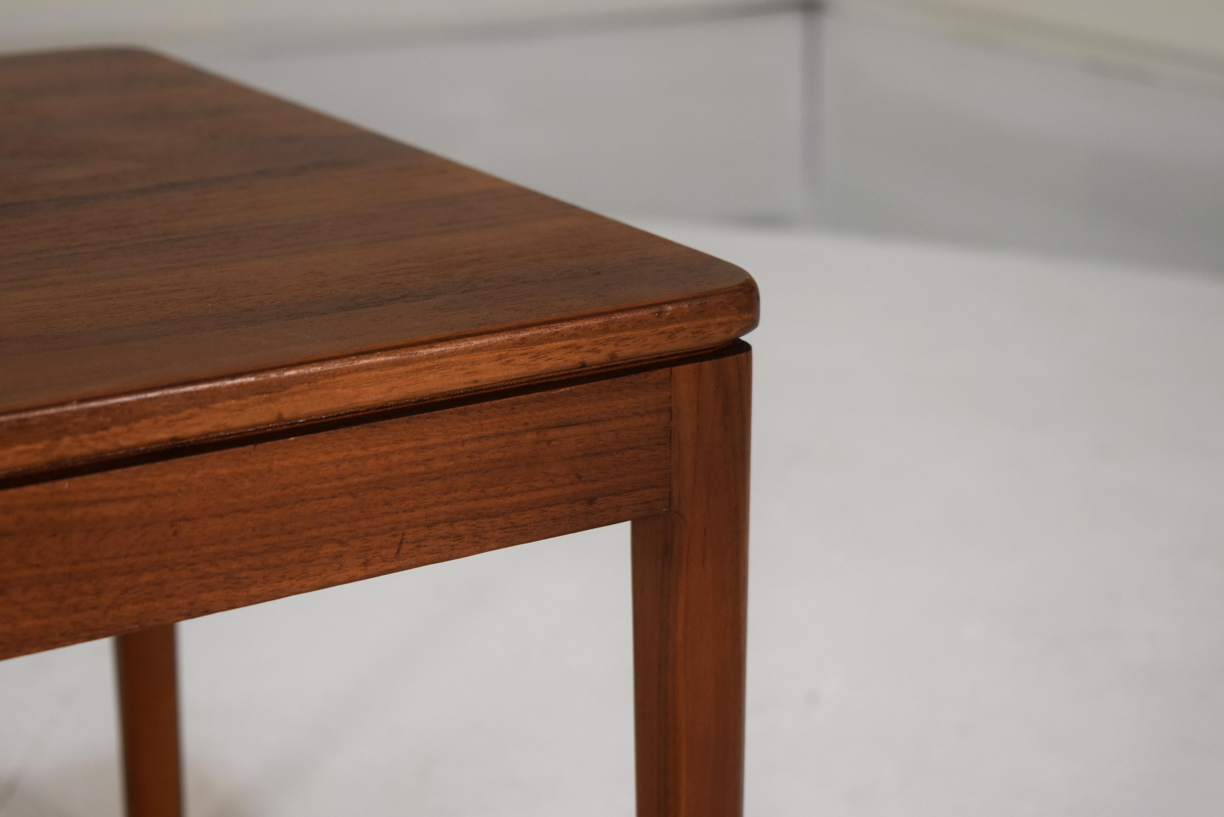 Refinished Set of 3 Nesting Tables in Walnut by Drexel In Excellent Condition In South Charleston, WV