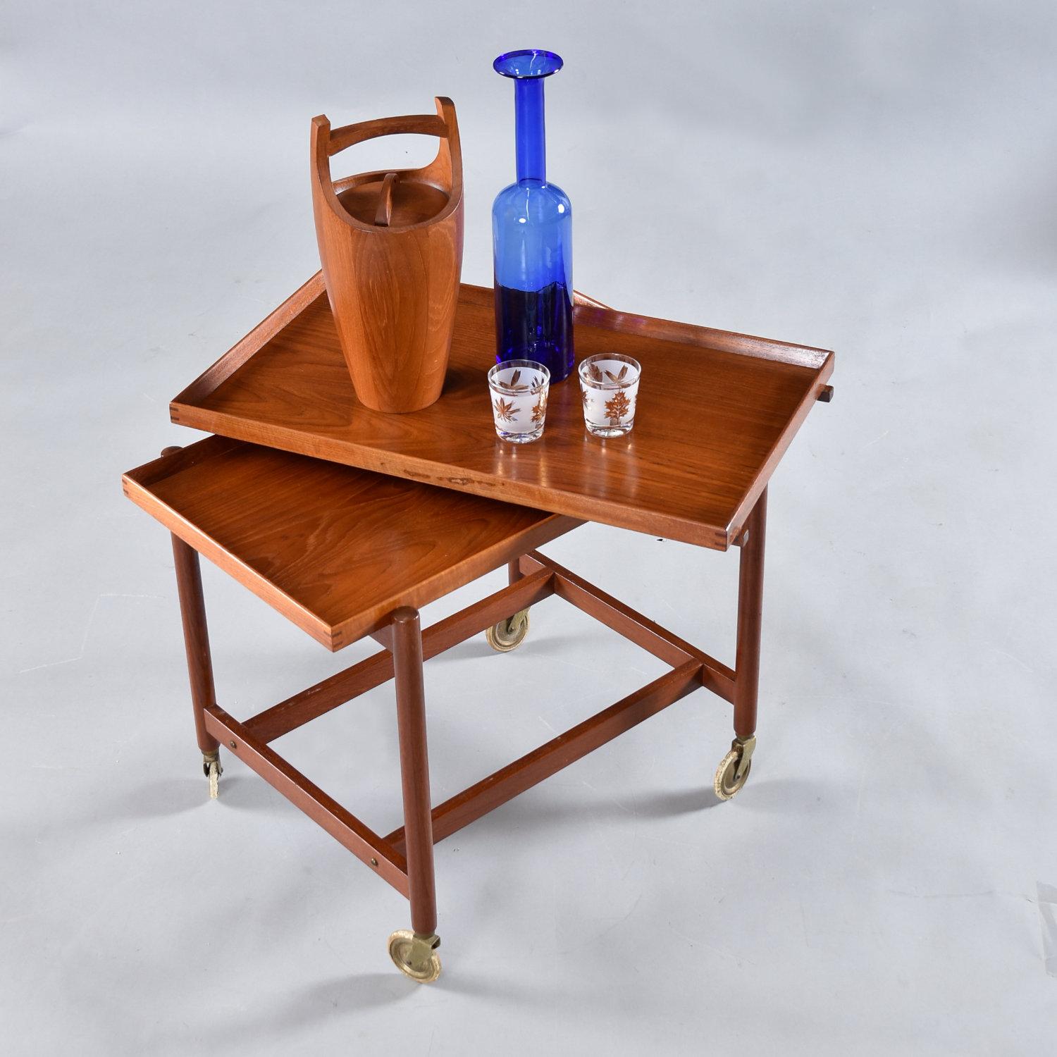 Scandinavian Modern Refinshed Poul Hundevad for Vamdrup Danish Expanding Teak Bar Cart For Sale
