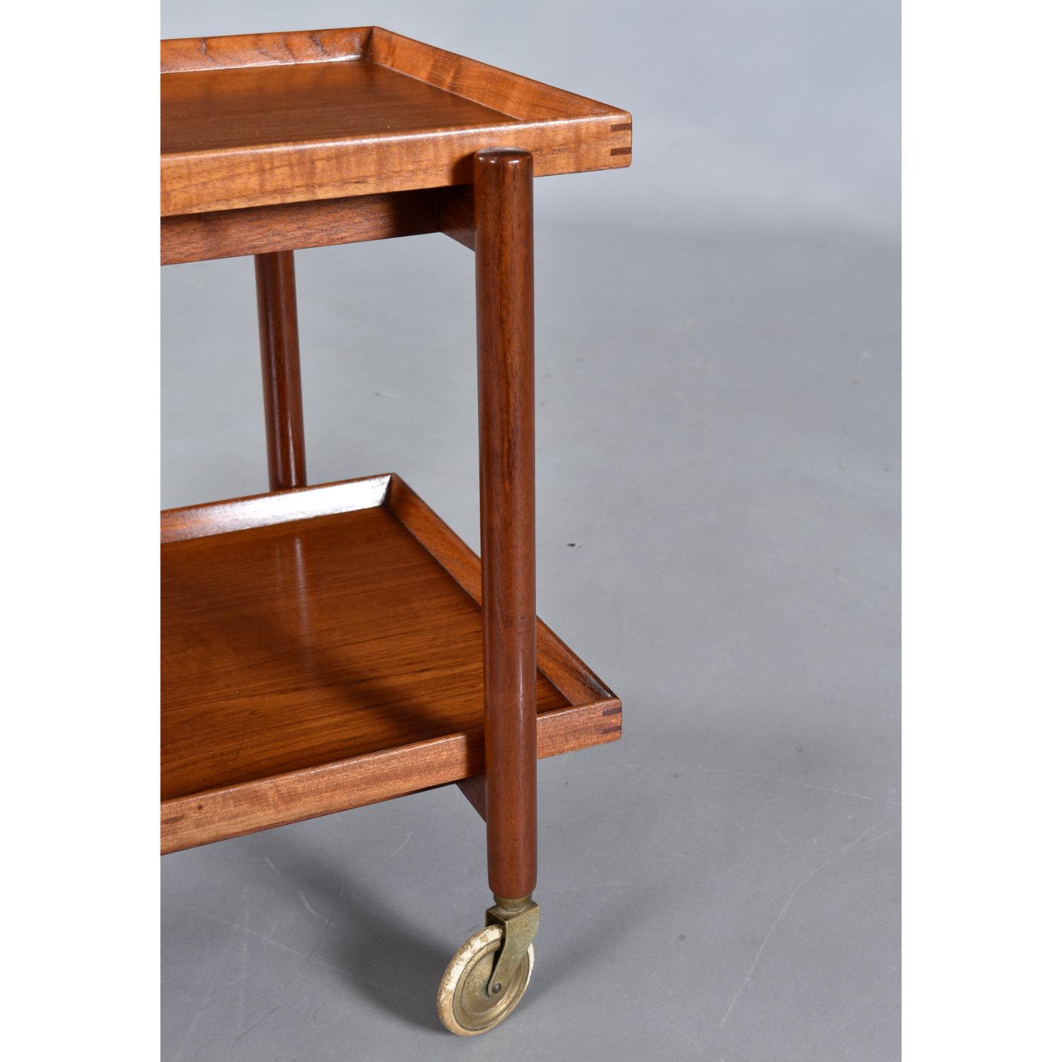 Refinshed Poul Hundevad for Vamdrup Danish Expanding Teak Bar Cart For Sale 4