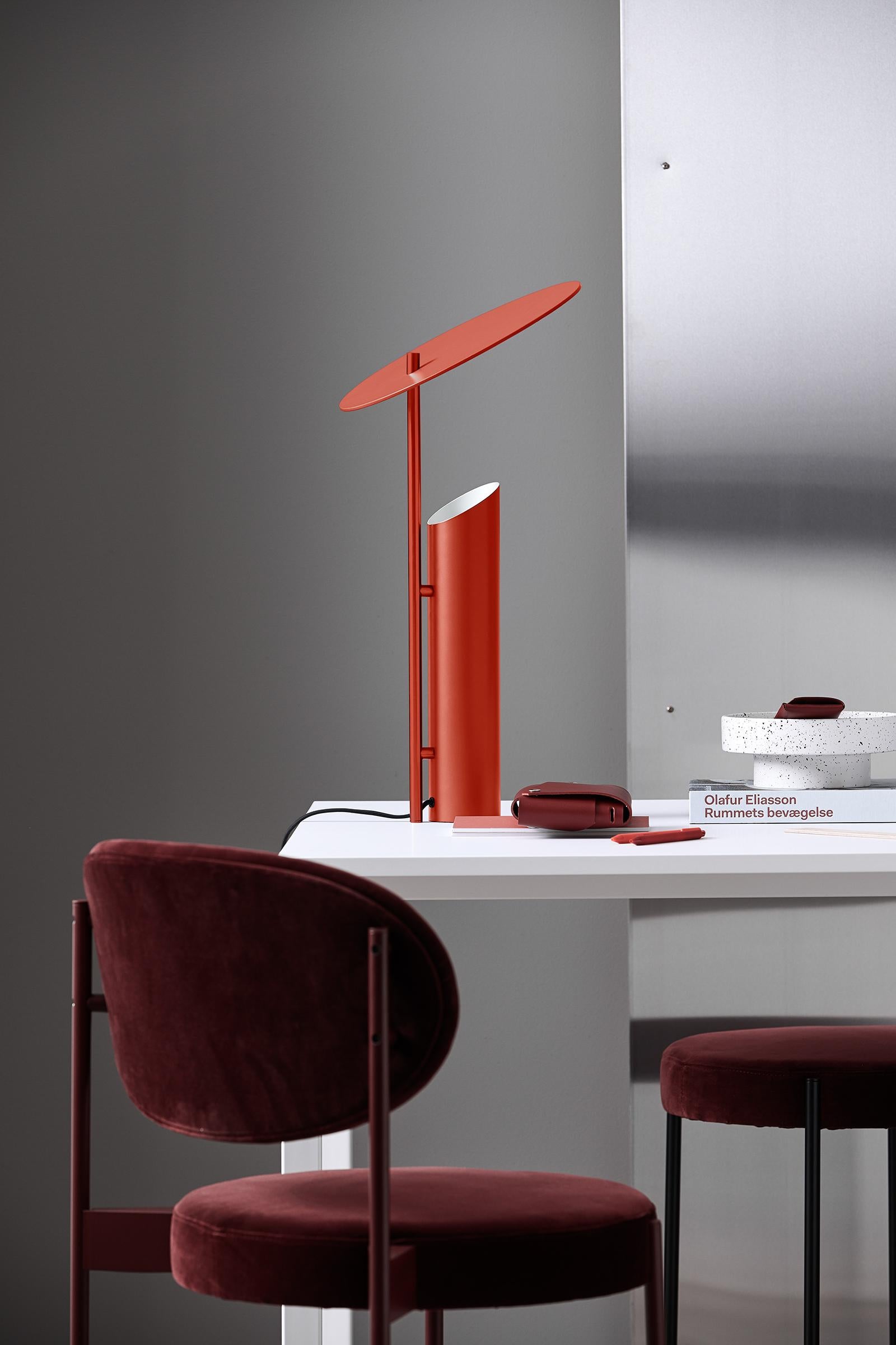 Modern Reflect Table Lamp in Matt Red by Verner Panton