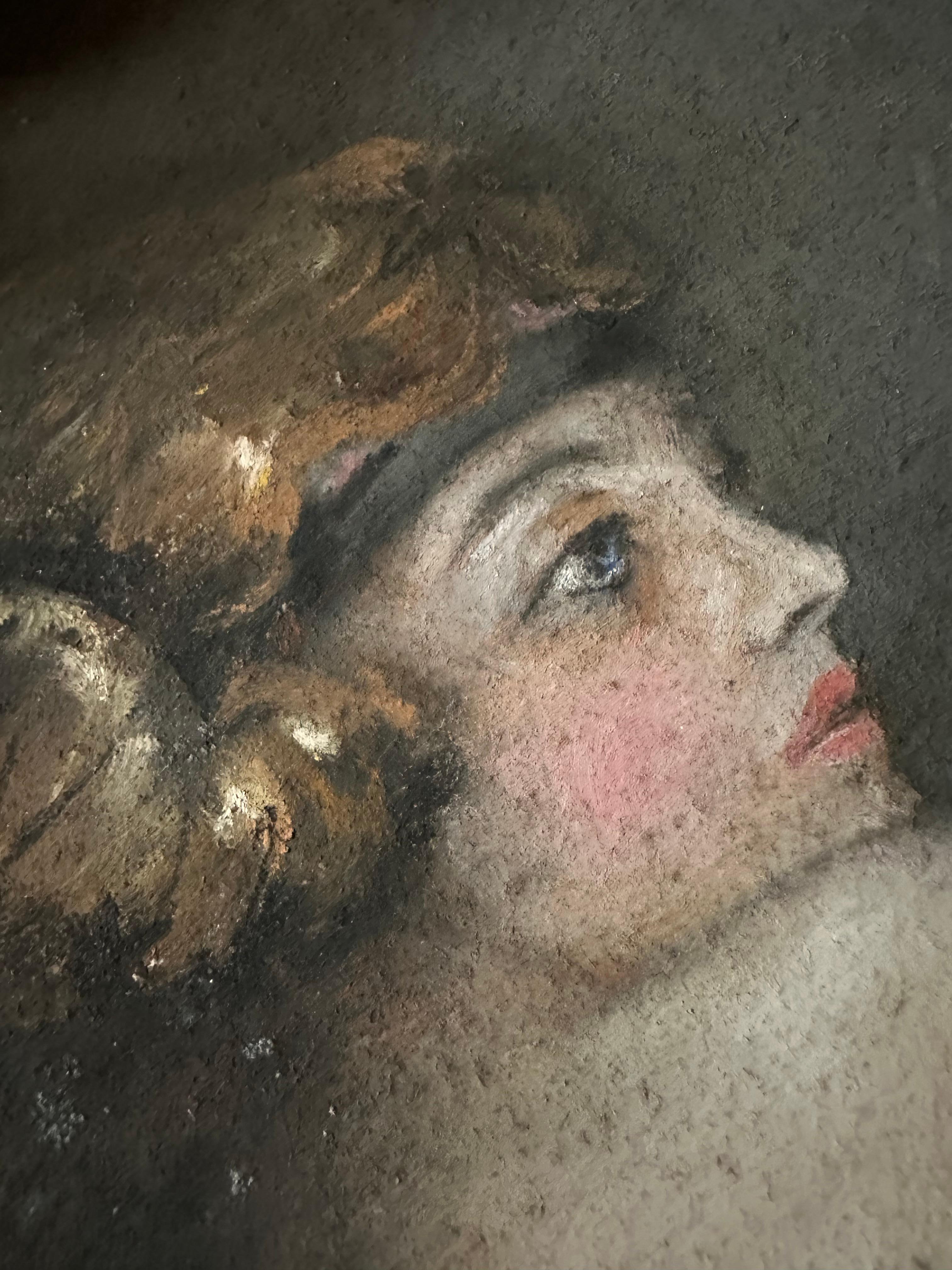 Die Zeichnung ist ein Pastell aus dem späten 19. oder frühen 20. Jahrhundert und zeigt einen weiblichen Akt, der auf einem Stuhl sitzt und eine Zigarette raucht. Sie trägt den Titel 