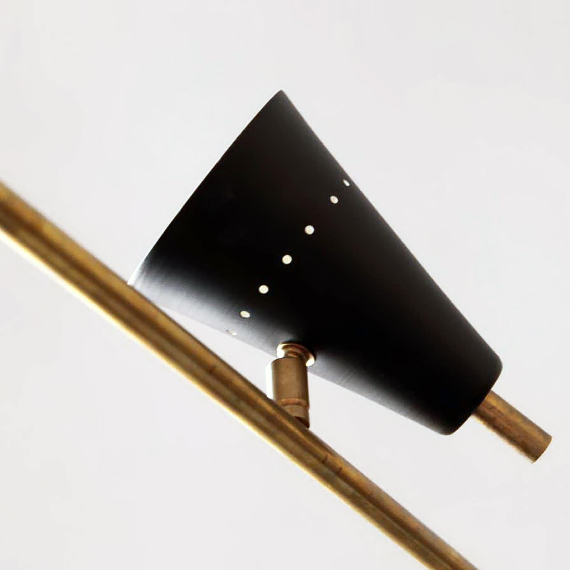 Counterbalancer Reflektor-Kronleuchter mit vier schwenkbaren Schirmen im Angebot 1