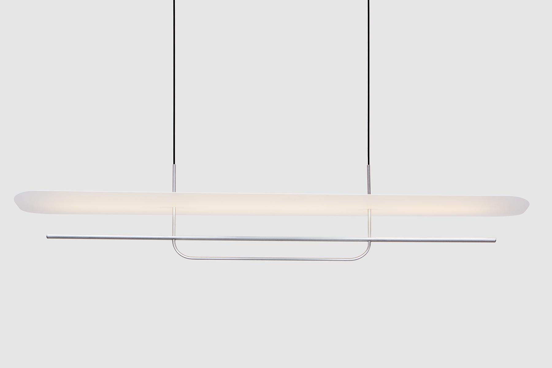 Reflector Linear LED Anodized Aluminum Suspension Light, Black / White Shade (lampe suspendue en aluminium anodisé avec réflecteur) en vente 3