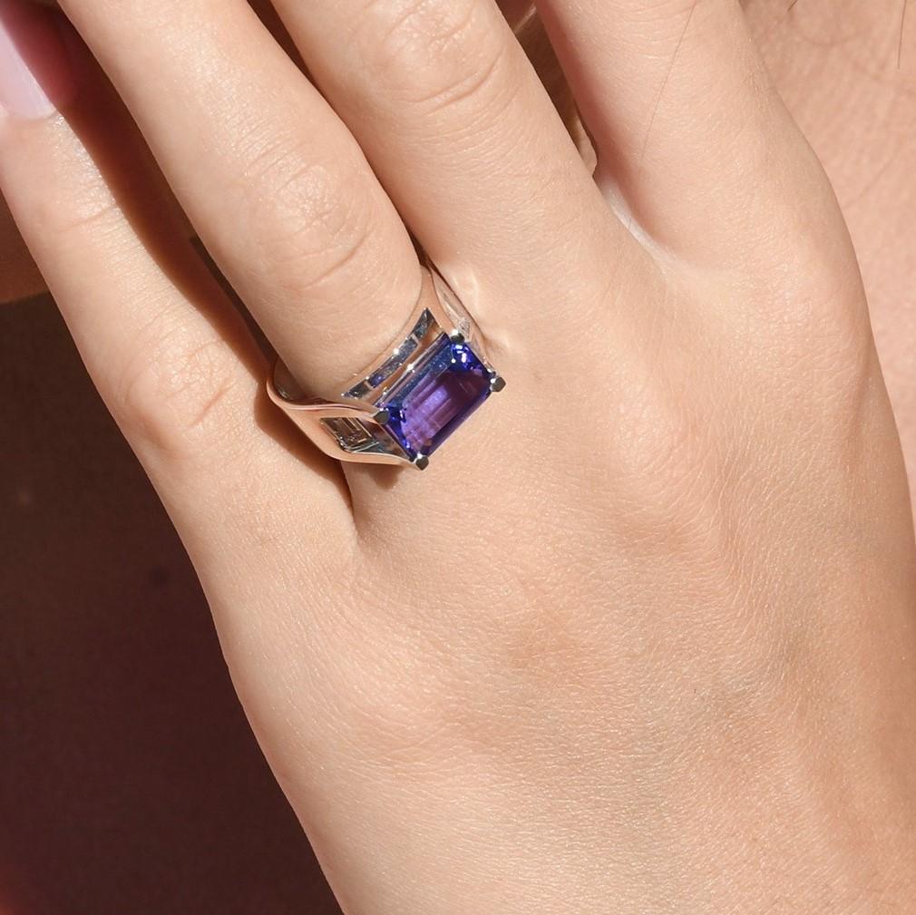 Emerald Cut Reflet Ring with 3.97 Carat Tanzanite 2 Diamonds for 0.44 Carat on 7.9g 18k Gold For Sale
