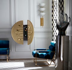 Reform Hammered Brass Circle Bar