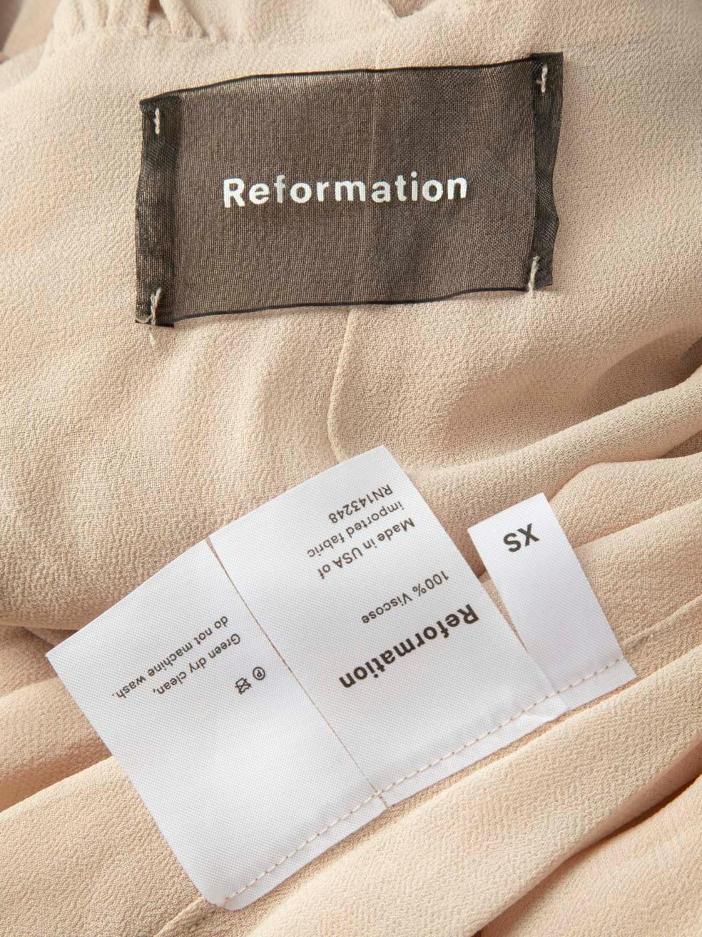 Robe longue beige à nœuds de Reformation Taille XS en vente 1