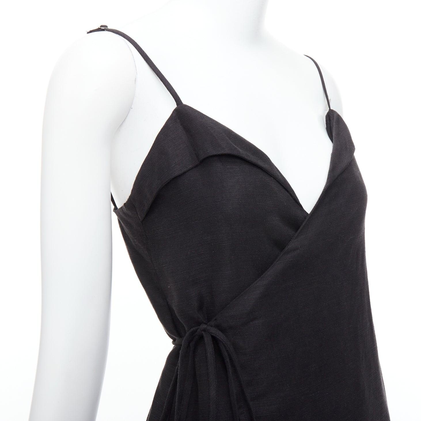 REFORMATION Crus black tencel linen V neck wrap dress XS
Reference: ECLO/A00011
Brand: Reformation
Model: Crus
Material: Tencel, Linen
Color: Black
Pattern: Solid
Closure: Wrap Tie
Extra Details: Adjustable straps.
Made in: United