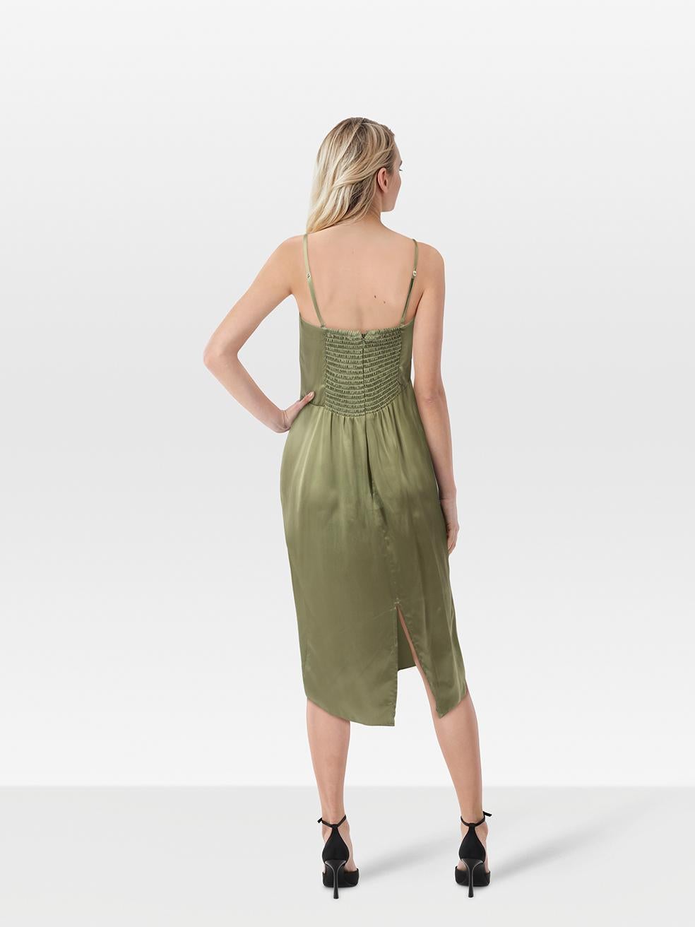 CONDITION is Never worn, with tags. No visible wear to dress is evident on this new Reformation designer resale item.
 
 Details
 
 
 Model: Oaklie
 
 Green 
 
 Silk
 
 Dress
 
 Midi
 
 Square neck
 
 Side slit
 
 Back slit
 
 Elasticated back
 
