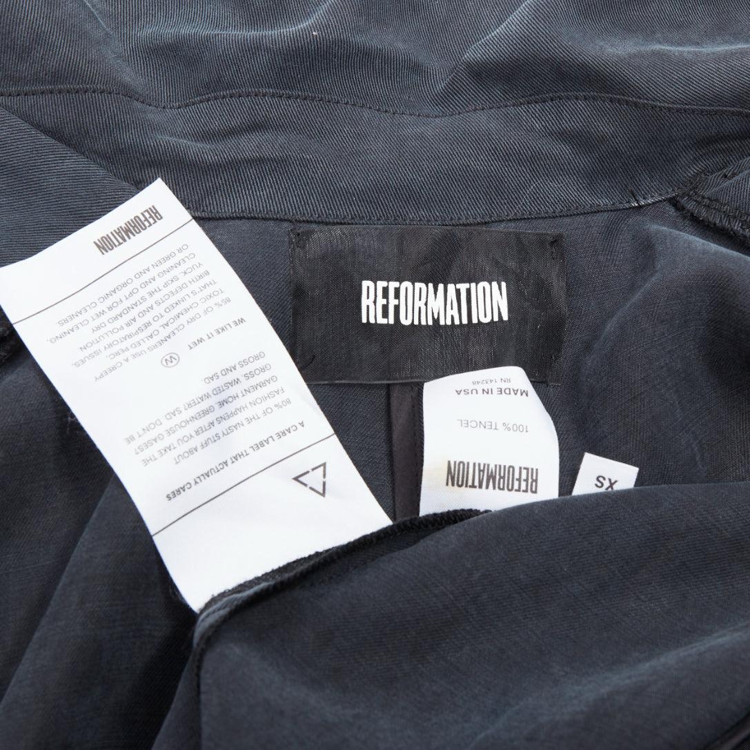 Cappotto drappeggiato con collo fluido in tencel grigio REFORMATION US0 XS in vendita 3