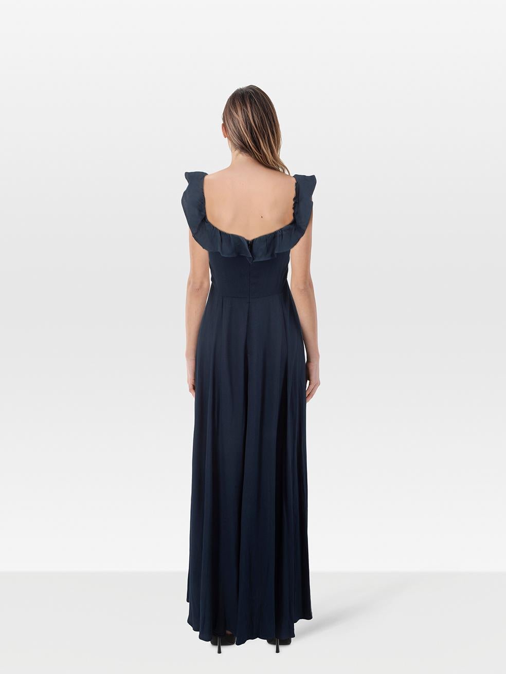 CONDIT ist sehr gut. Das Kleid weist nur minimale Gebrauchsspuren auf. Lose Nähte am unteren Teil der hinteren Mitte. Verfärbungen am unteren Rücken zum Saum hin bei diesem gebrauchten Reformation Designer-Wiederverkaufsartikel. Bei Verfärbungen ist