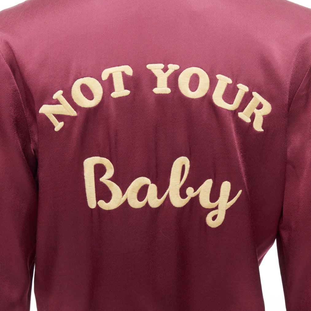REFORMATION veste crop en satin rouge brodée Not Your Baby XS en vente 1
