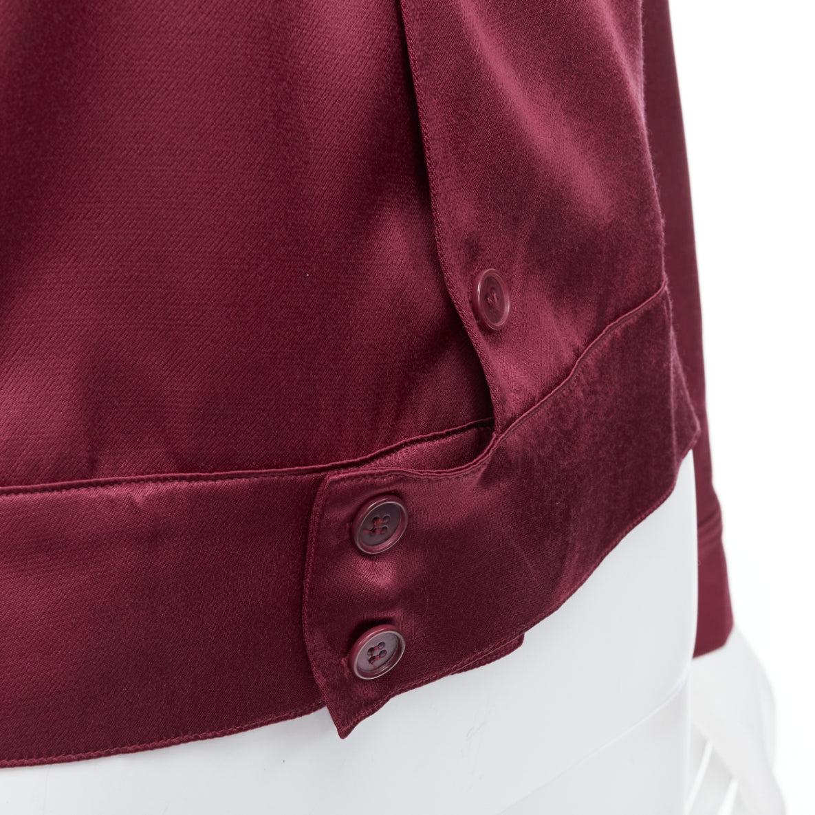 REFORMATION veste crop en satin rouge brodée Not Your Baby XS en vente 2