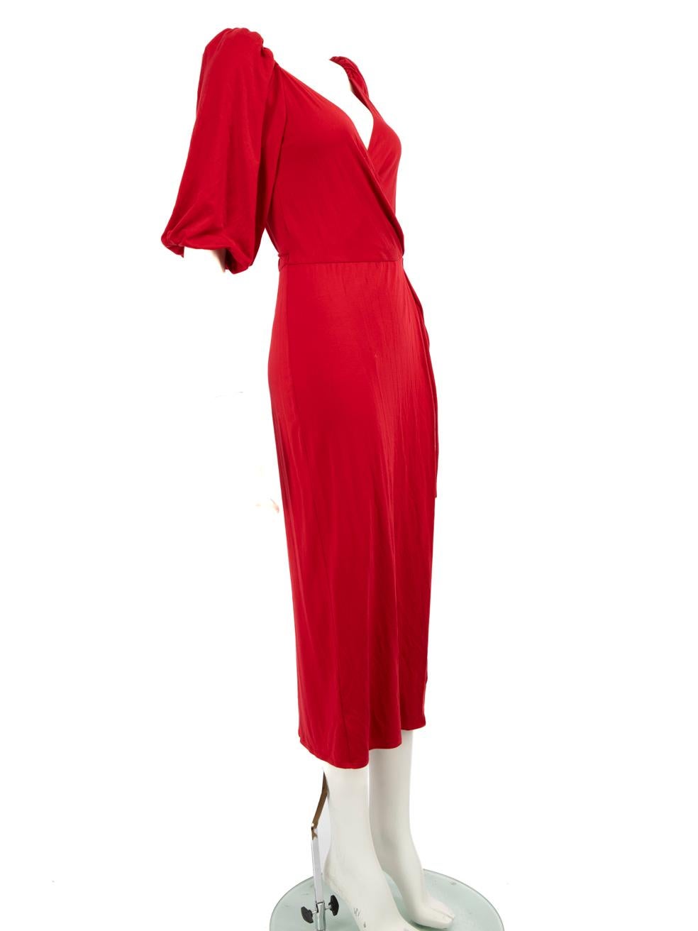 CONDIT ist sehr gut. Minimale Abnutzung des Kleides ist offensichtlich, gibt es eine kleine Markierung auf der Rückseite des Kleides von diesem gebrauchten Reformation Designer Wiederverkauf Artikel.
 
 Einzelheiten
 
 
 Rot
 
 Synthetisch
 
