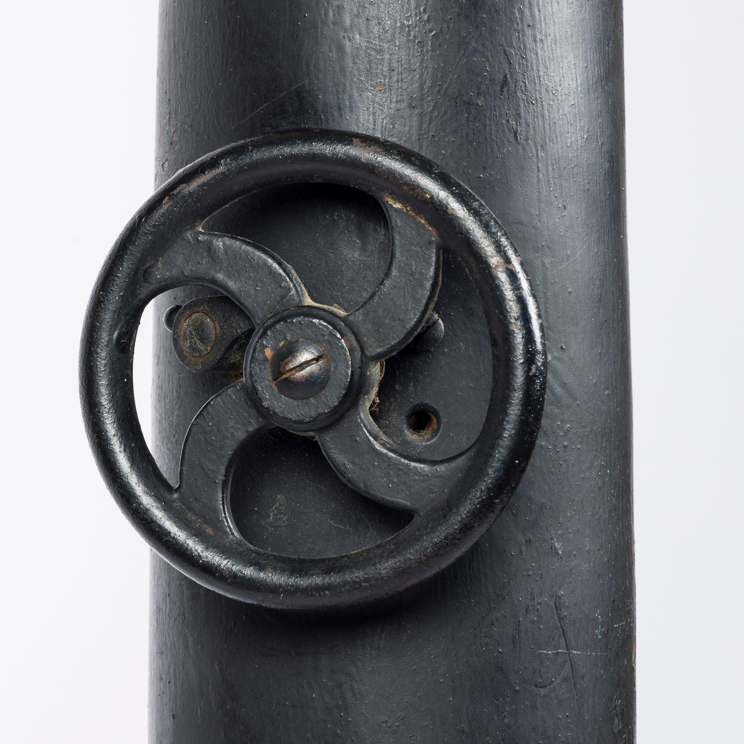 Refractor telescope by François Can, 81 Quai de l'Hôpital, Lyon For Sale 8