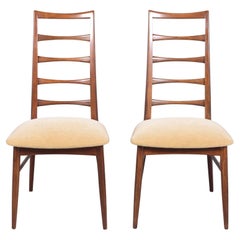 Sillones daneses modernos de nogal de los años 60 restaurados con tapicería de mohair