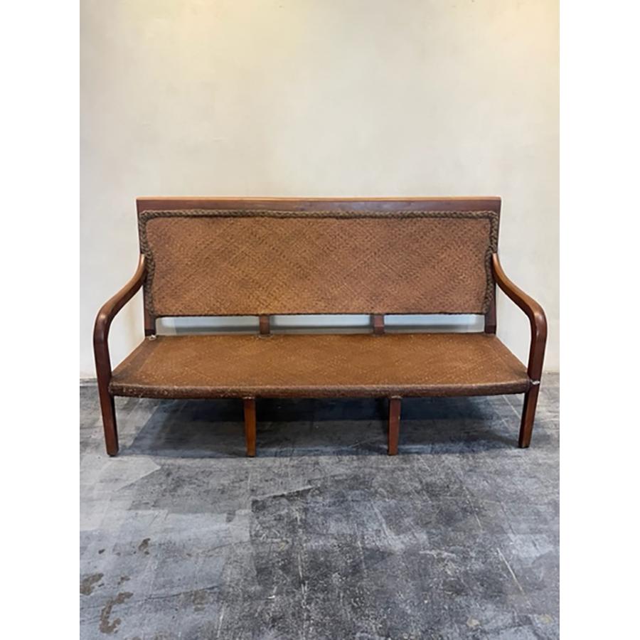 Refurbished Cane Bench, 18th Century For Sale 3