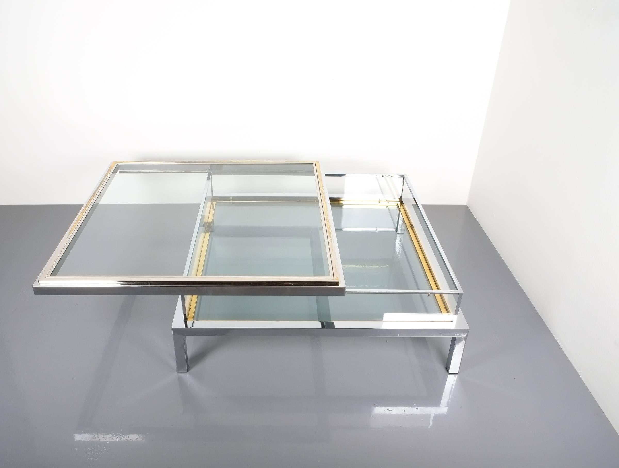 Très grande table basse Vitrine en laiton et chrome de la Maison Jansen, restaurée, 1970 en vente 2