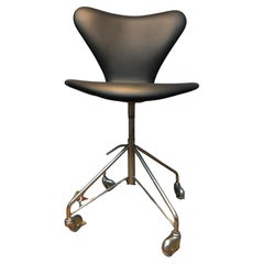 Refurbished Vintage Arne Jacobsen 3117 Office Chair