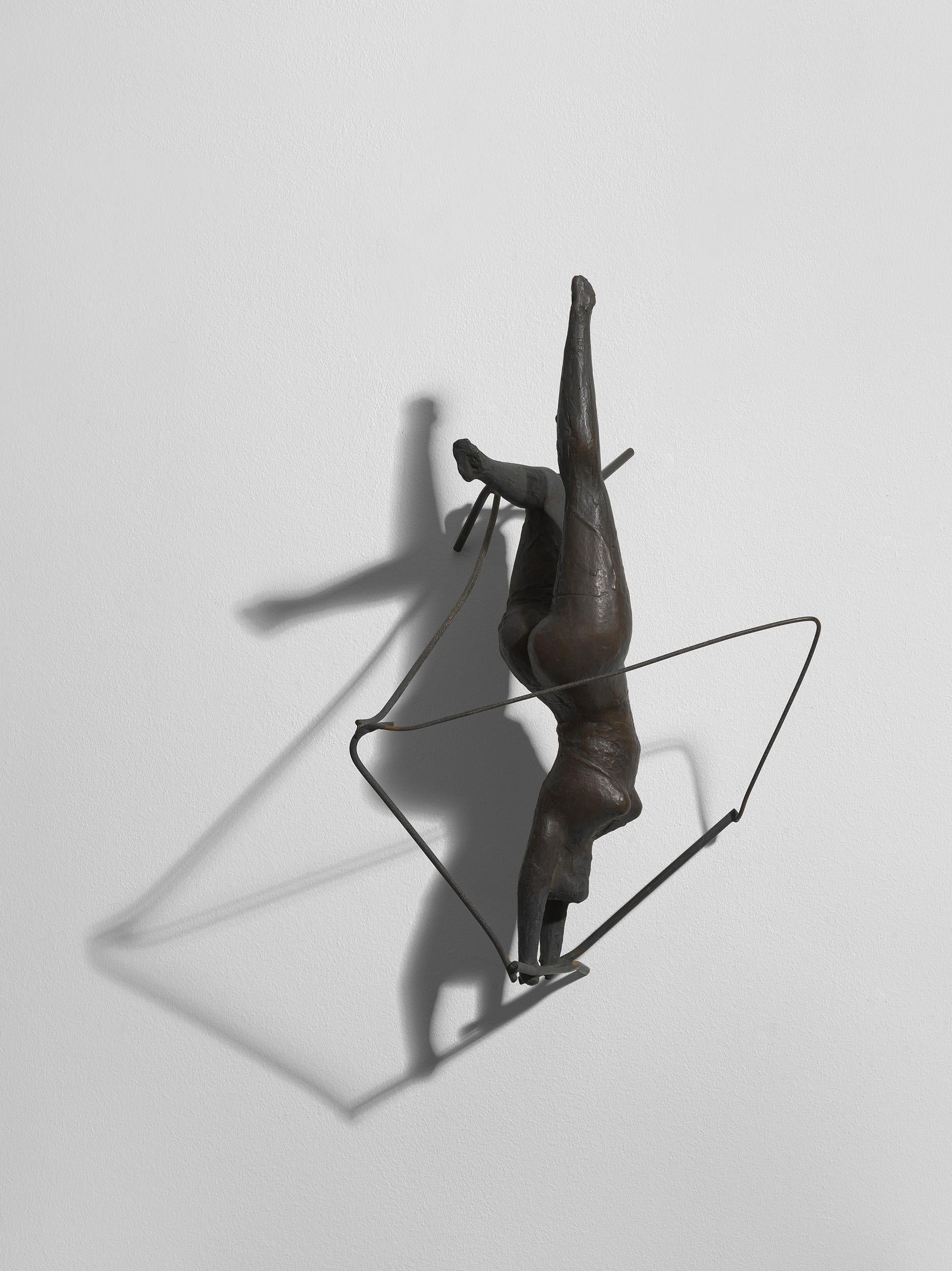 Figure in A Space - 20° secolo, Bronzo, Scultura di Reg Butler in vendita 1