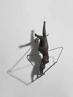 Figures dans l'espace - 20ème siècle, bronze, sculpture de Reg Butler