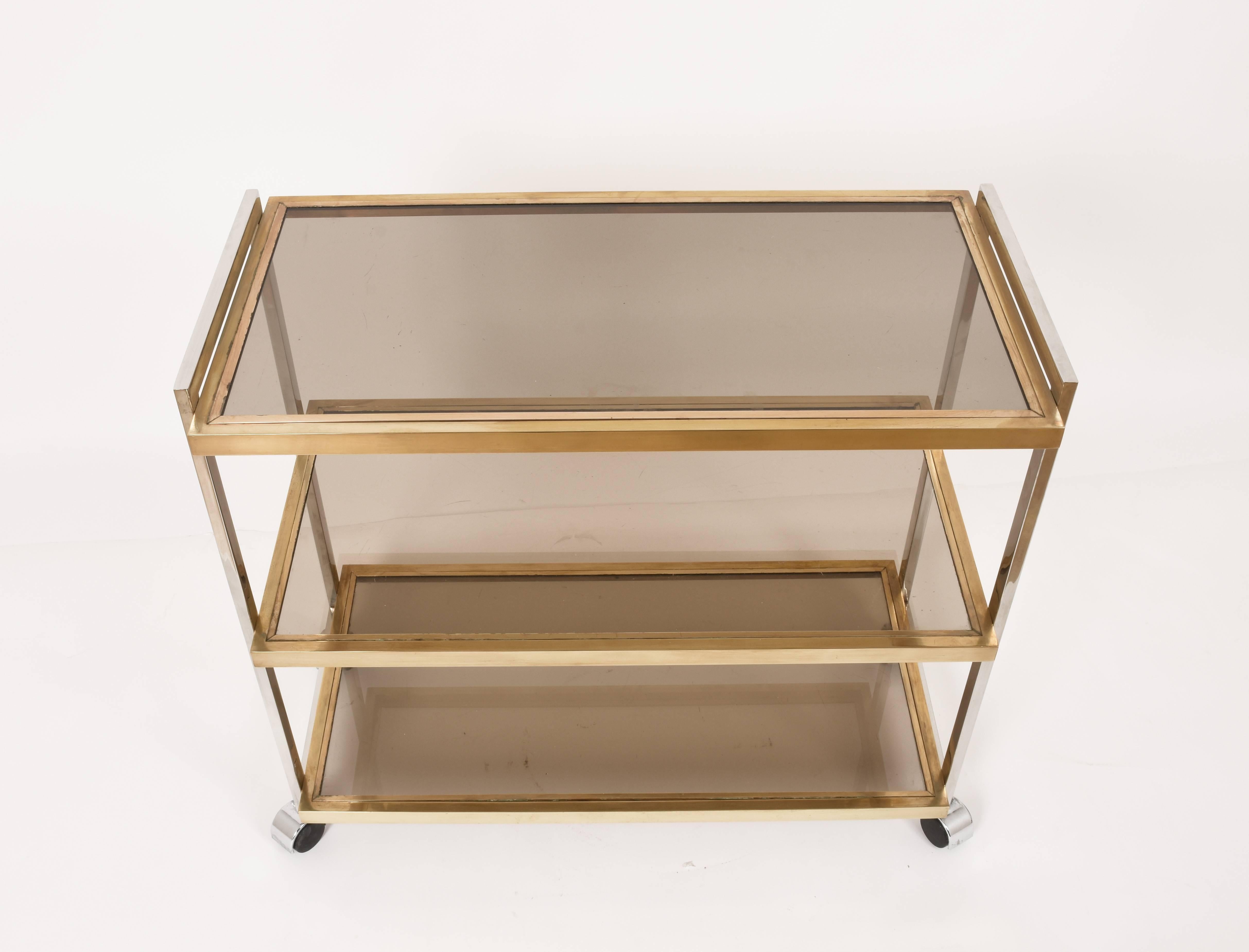 Rega Style Midcentury Brass and Chrome Italian Bar Cart with Glass Shelves 1970s In Good Condition In Roma, IT
