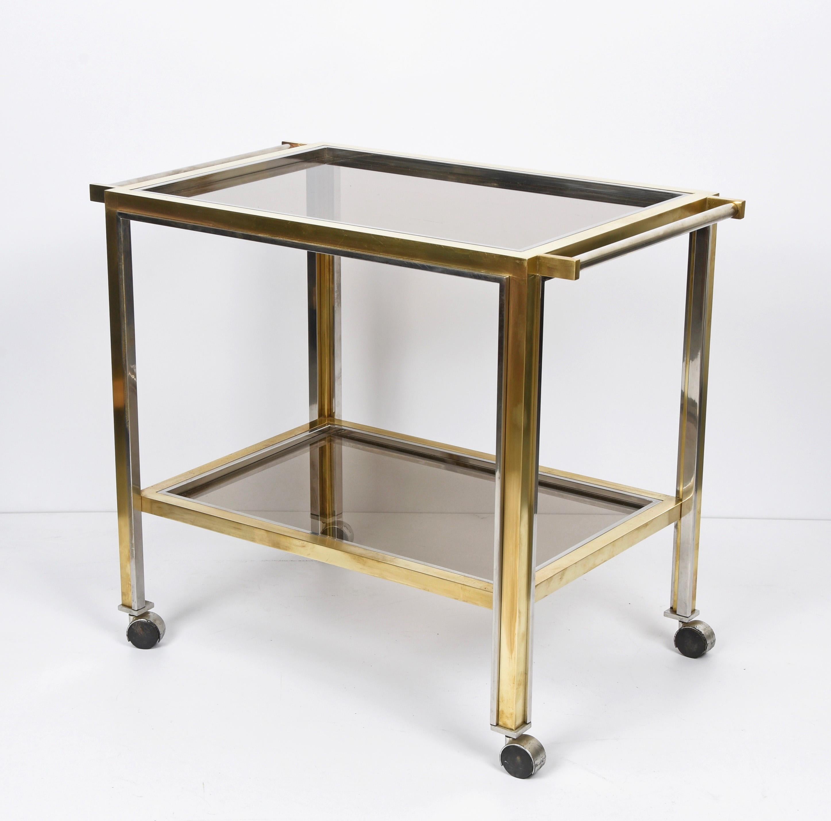 Rega Style Midcentury Brass and Chrome Italian Bar Cart with Glass Shelves 1970s In Good Condition For Sale In Roma, IT