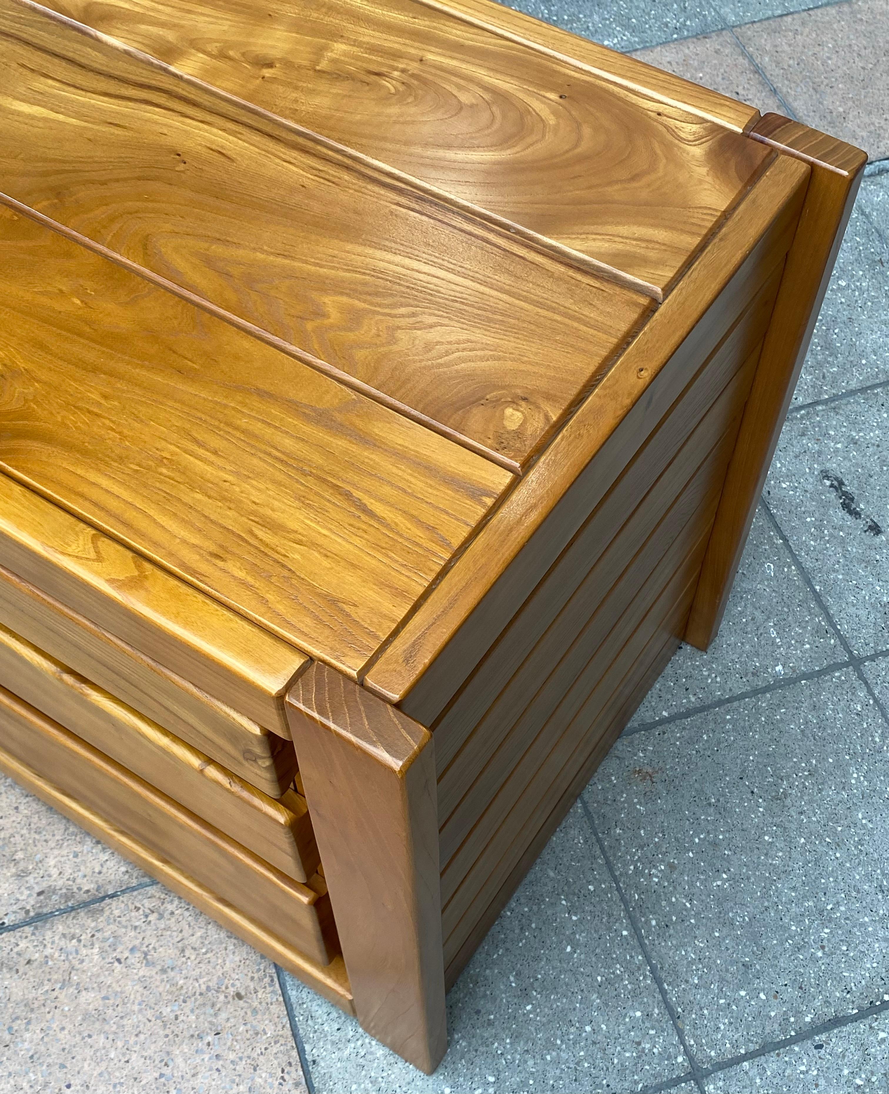 Regain ( Chapo ) 
Commode - meuble de rangement 
3 tiroirs 
1975
L 91 x p 51 x H 60 cm
Massiccio dell'Orme 
Eccellente stato 
Prezzo: 1200€.