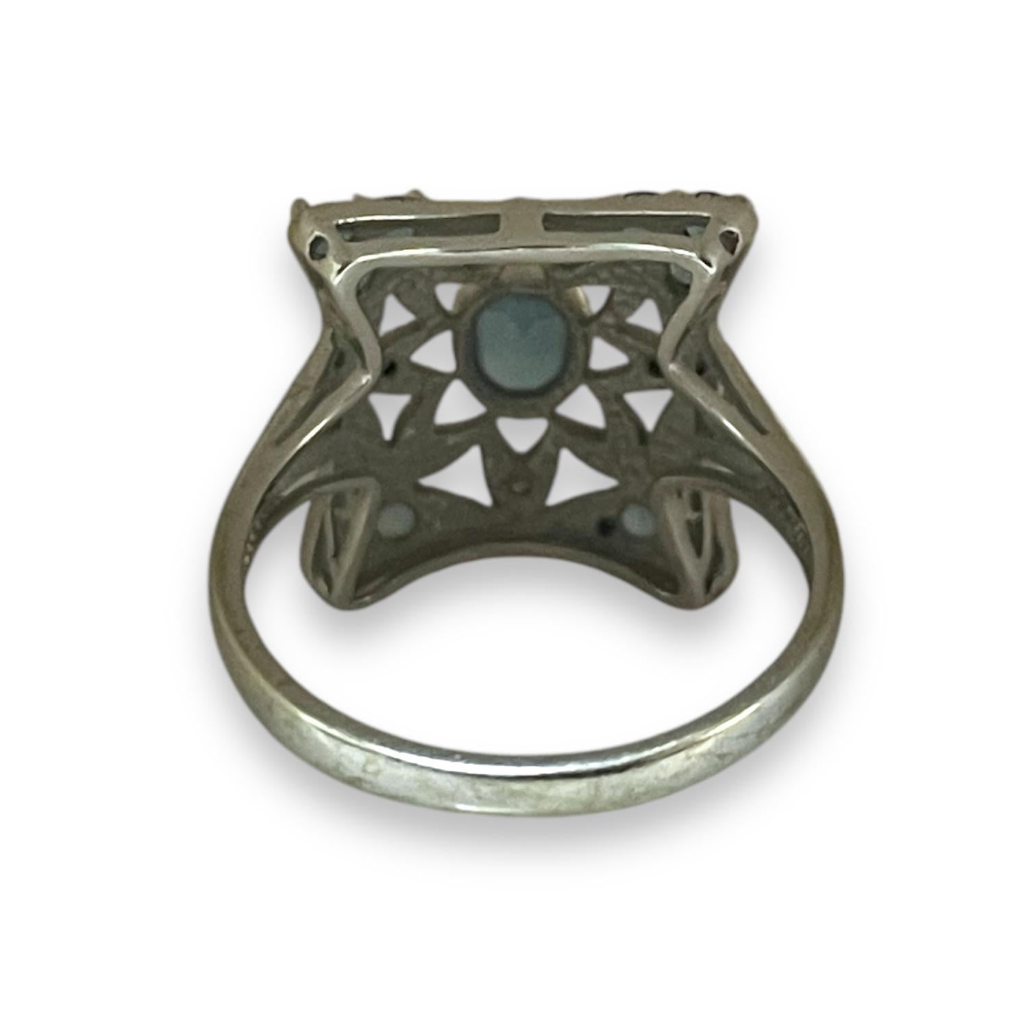 Moderno Anello Aqua Regal in oro bianco 10K misura 6 in vendita