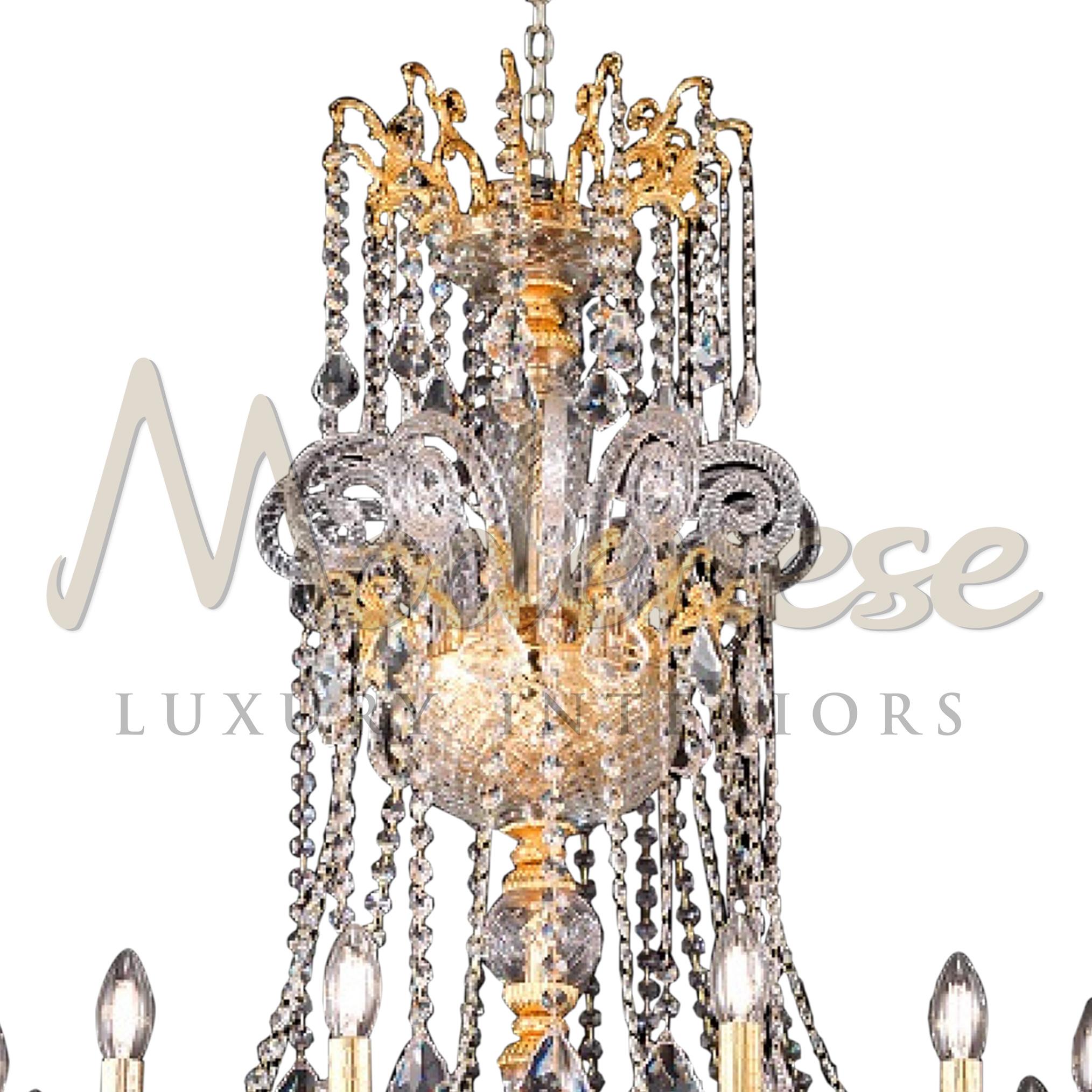 Italian Regal 12 Lights Chandelier in Gold Plated Finish and Transparent Scholer Crystal For Sale