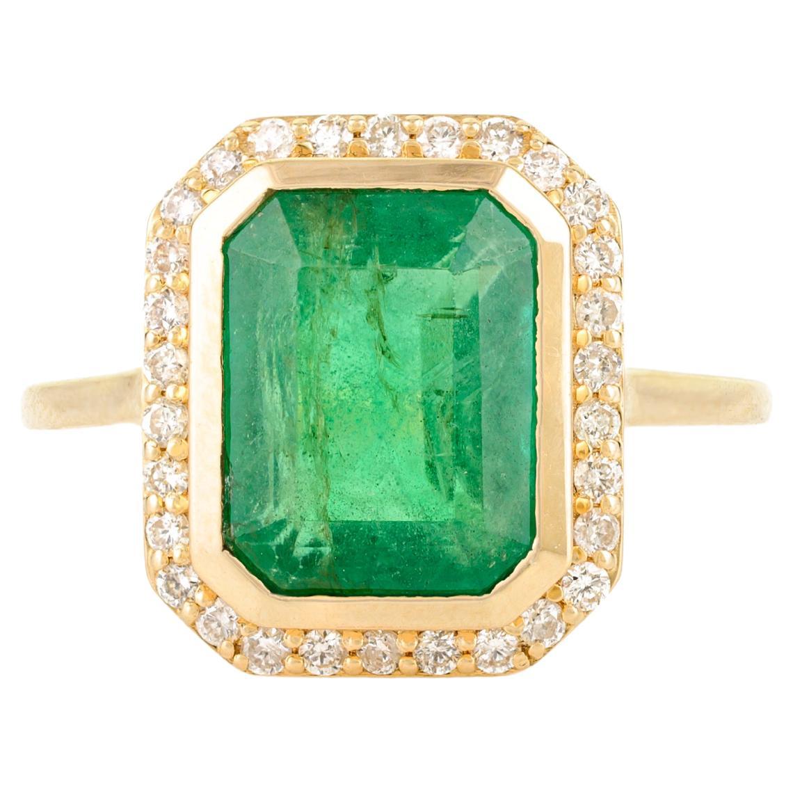 Regal 14K solide Gelbgold 3,3 CT Smaragd Halo Diamant Cocktail Ring für Frauen