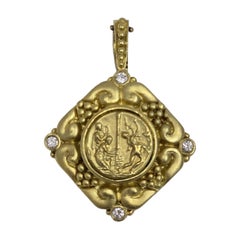 Ciondolo a medaglione rinascimentale in oro 18 carati con diamanti da 0,40 carati