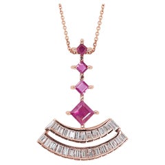 Regal Collar de Oro Rosa de 18k Estilo Art Decó con Rubíes y Diamantes y Colgante de 1,47 ct