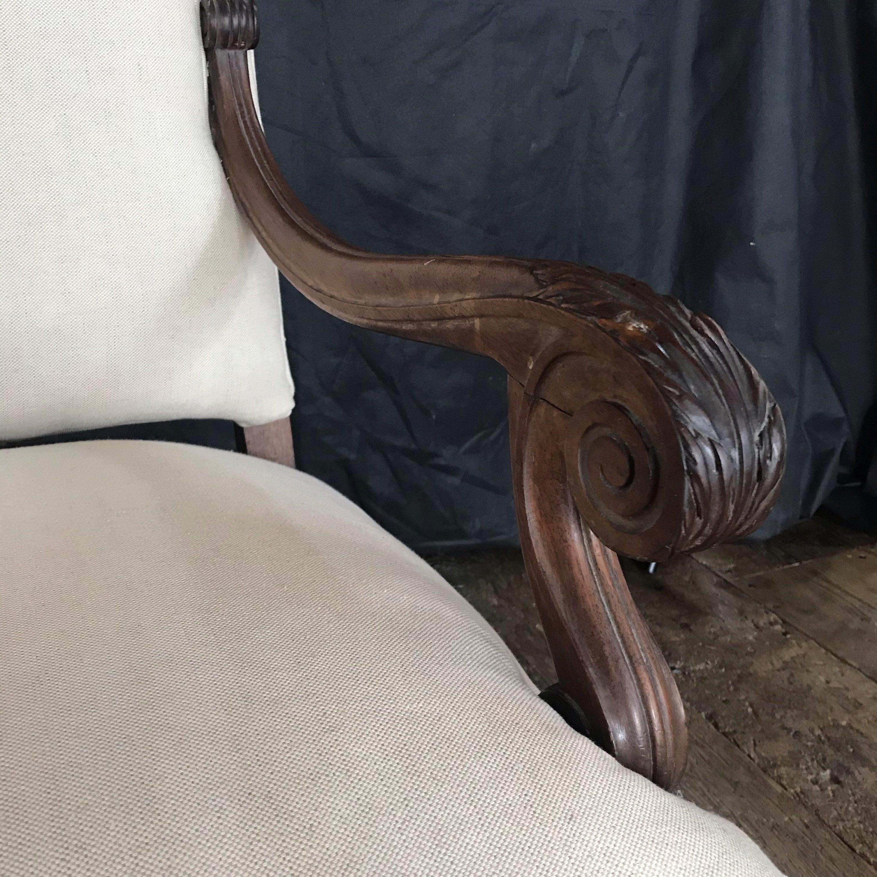 Upholstery Regal 19th Century French Walnut Louis XV Armchair For Sale