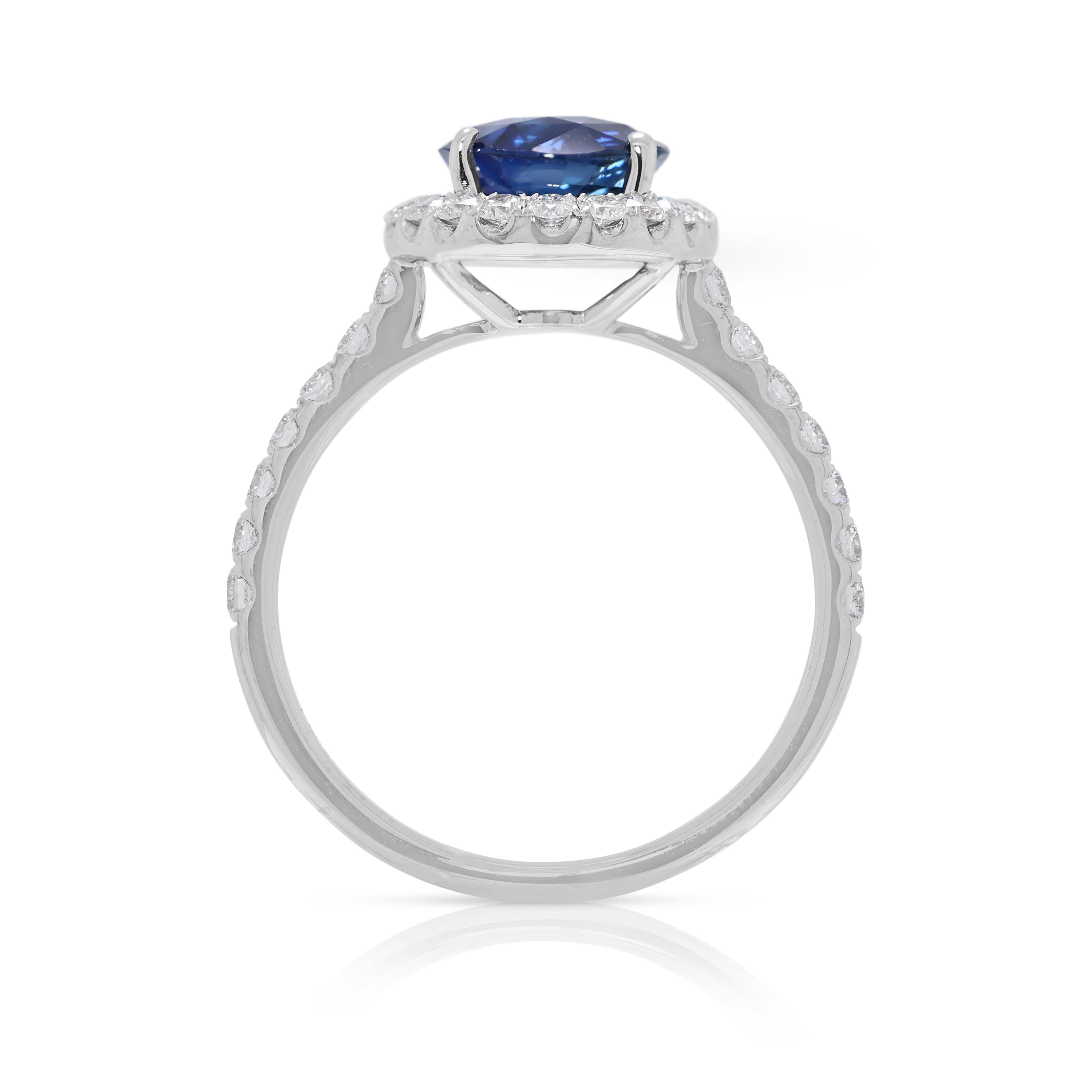 Regal 3,29ct Saphir & natürlicher Diamant Halo Ring in 18K Weißgold im Angebot 2