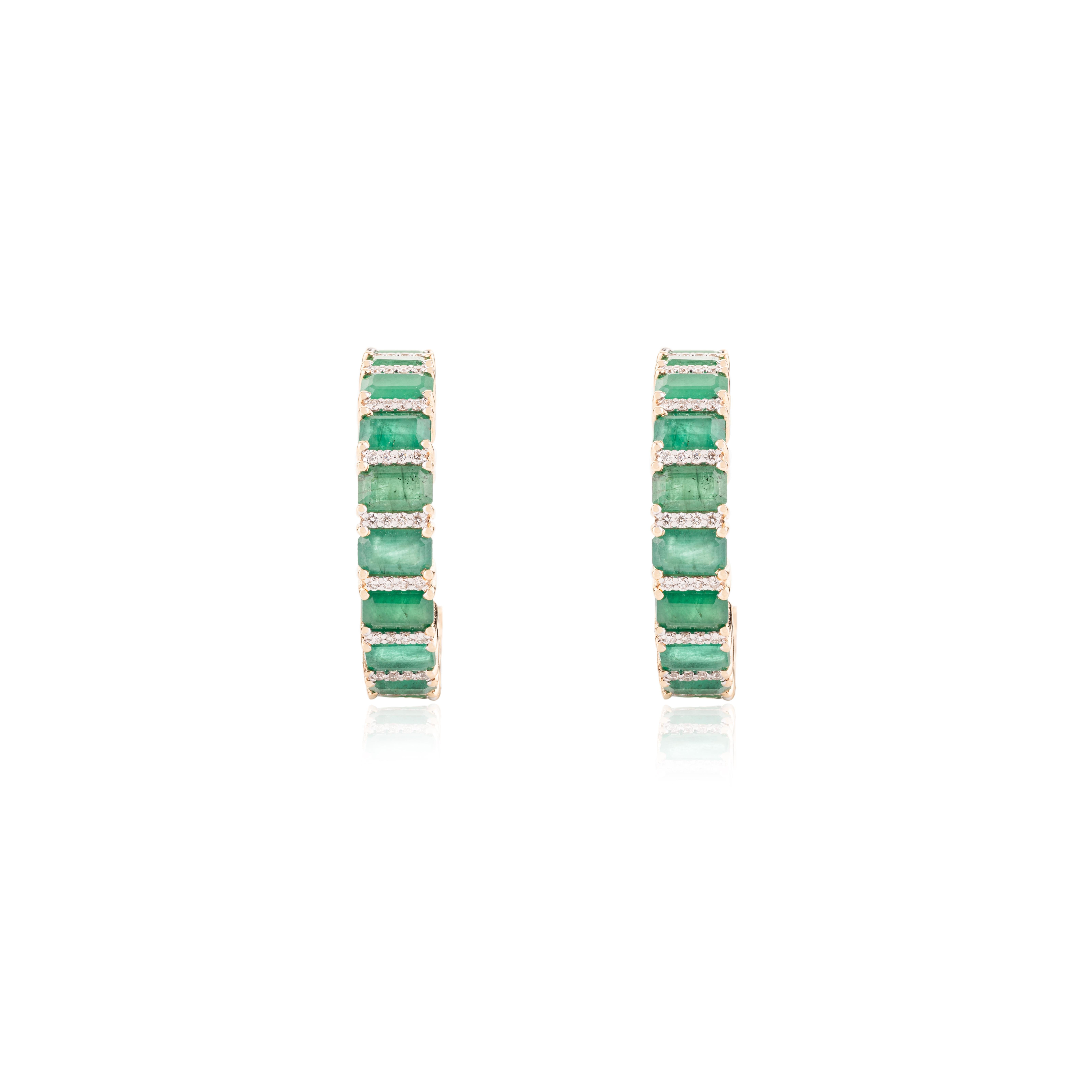 Art Deco Regal 7.65 Carat Emerald Diamond Half Infinity Hoop Earrings in 14k Yellow Gold For Sale