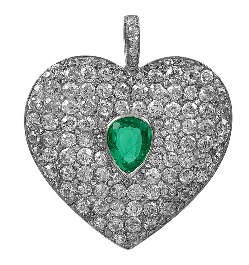 Regal Antique Platinum Diamond and Emerald Heart In Excellent Condition In New York, NY