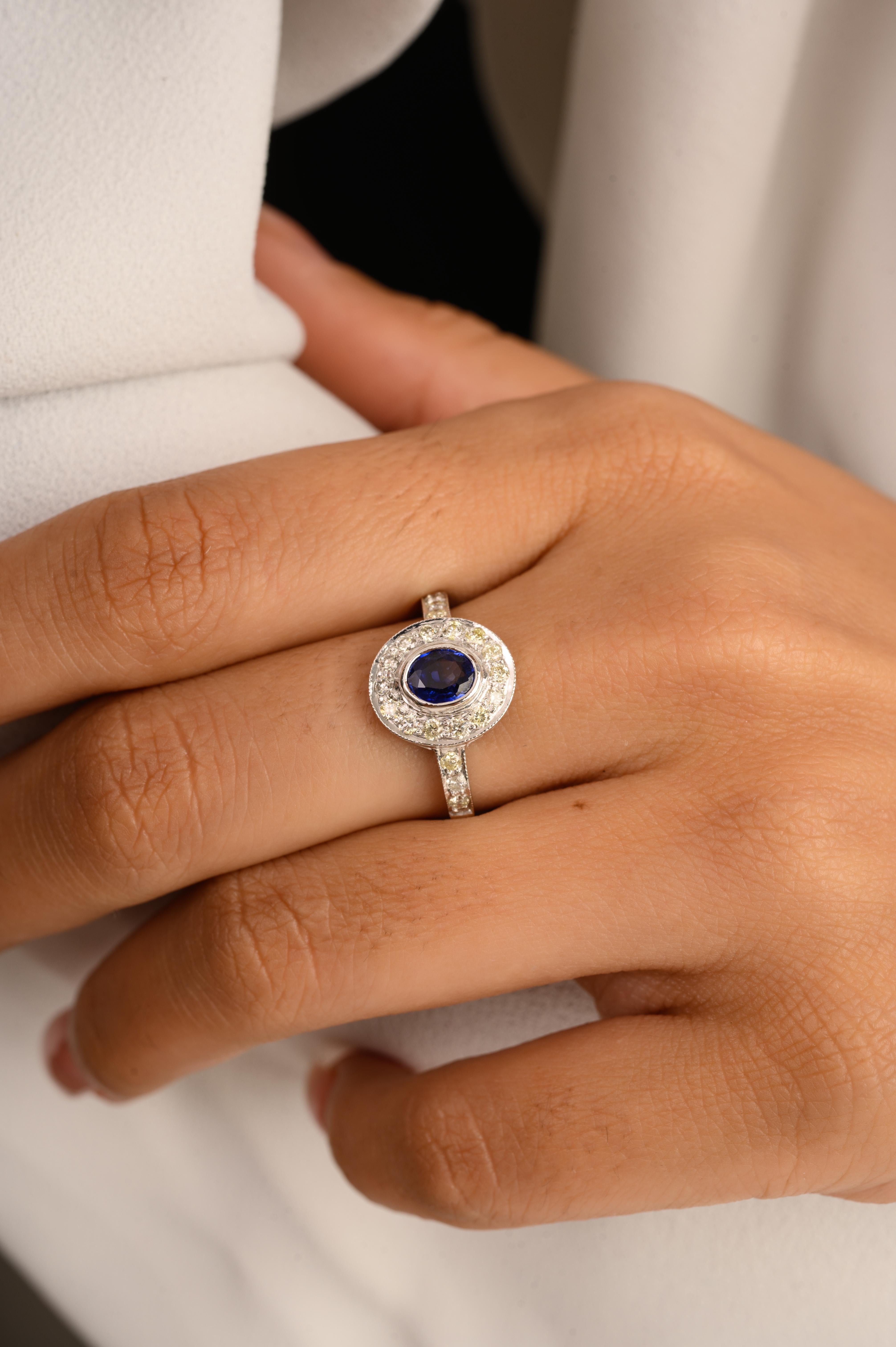 Im Angebot: Regaler blauer Saphir-Diamant-Halo-Hochzeitsring mit Halo-Ehering für sie aus 14k Weißgold () 6