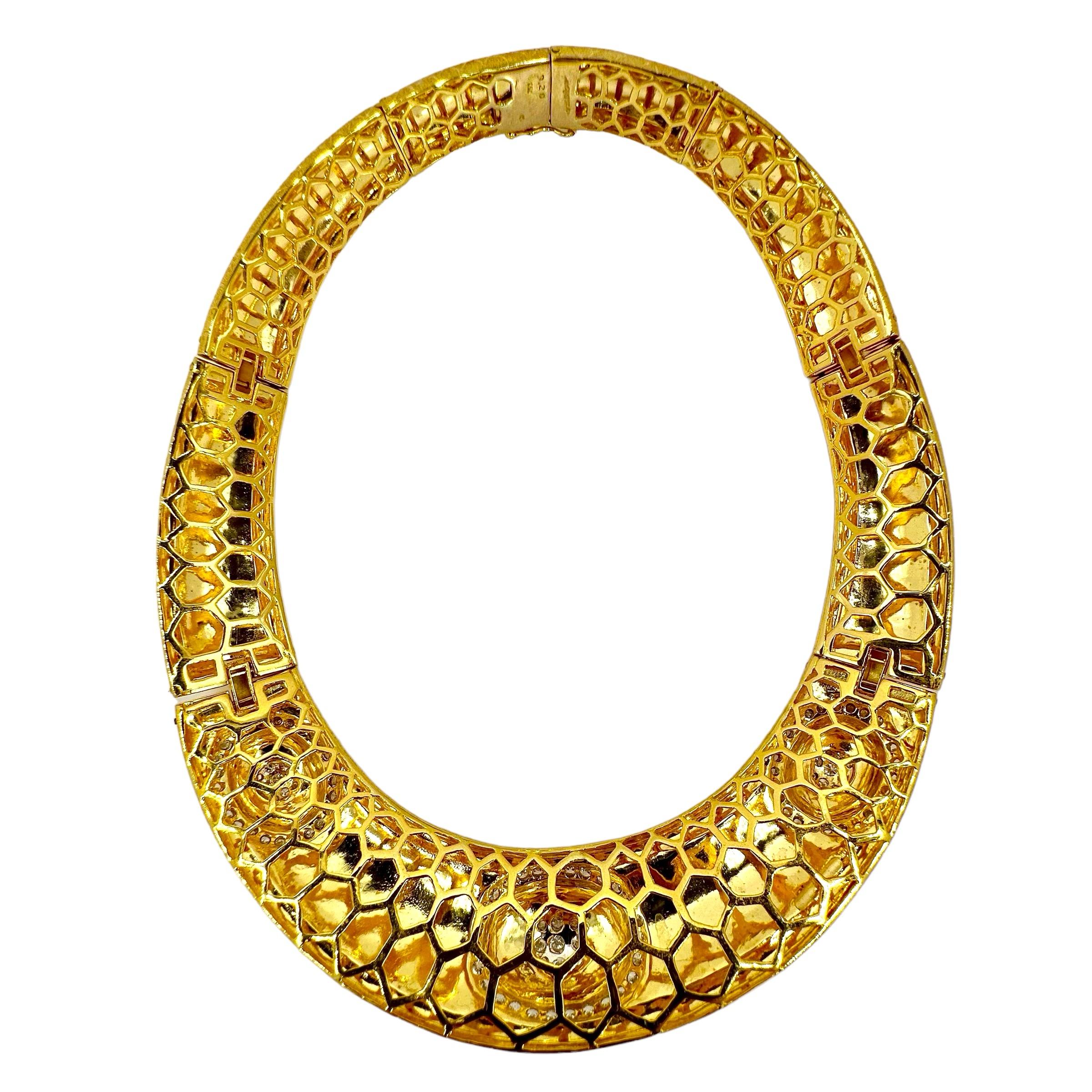 Regal Design Diamond & Florentine Finish 18K Gold Choker Necklace 1.25 Inch Wide In Excellent Condition For Sale In Palm Beach, FL