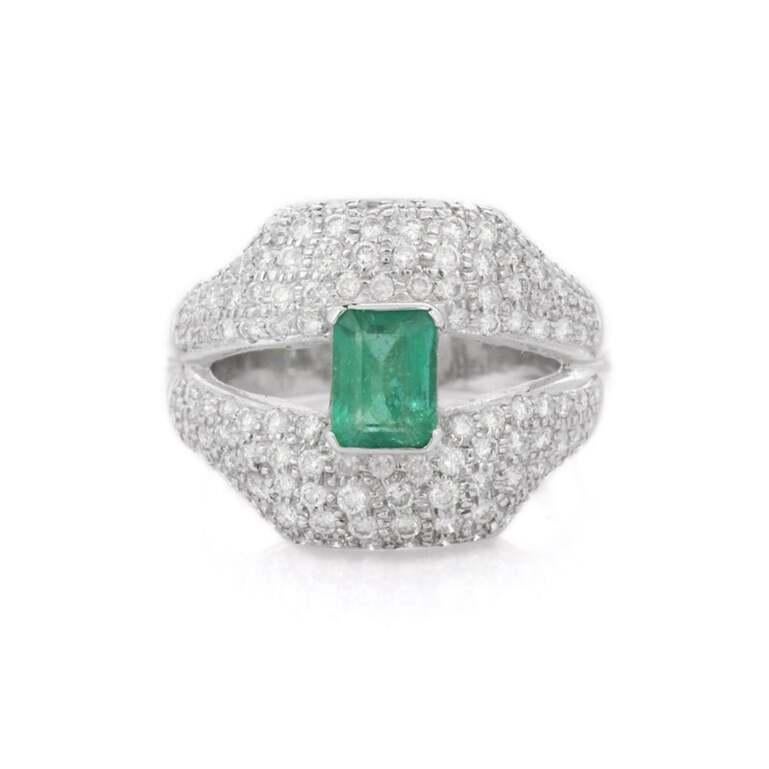 Women's or Men's Regal Diamond and Emerald Split Shank Cocktail Ring in 18K White Gold For Sale