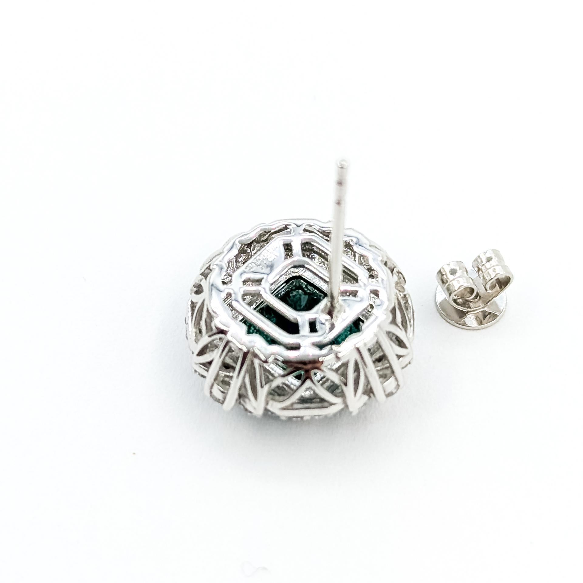 Boucles d'oreilles en platine avec émeraudes et diamants en vente 7