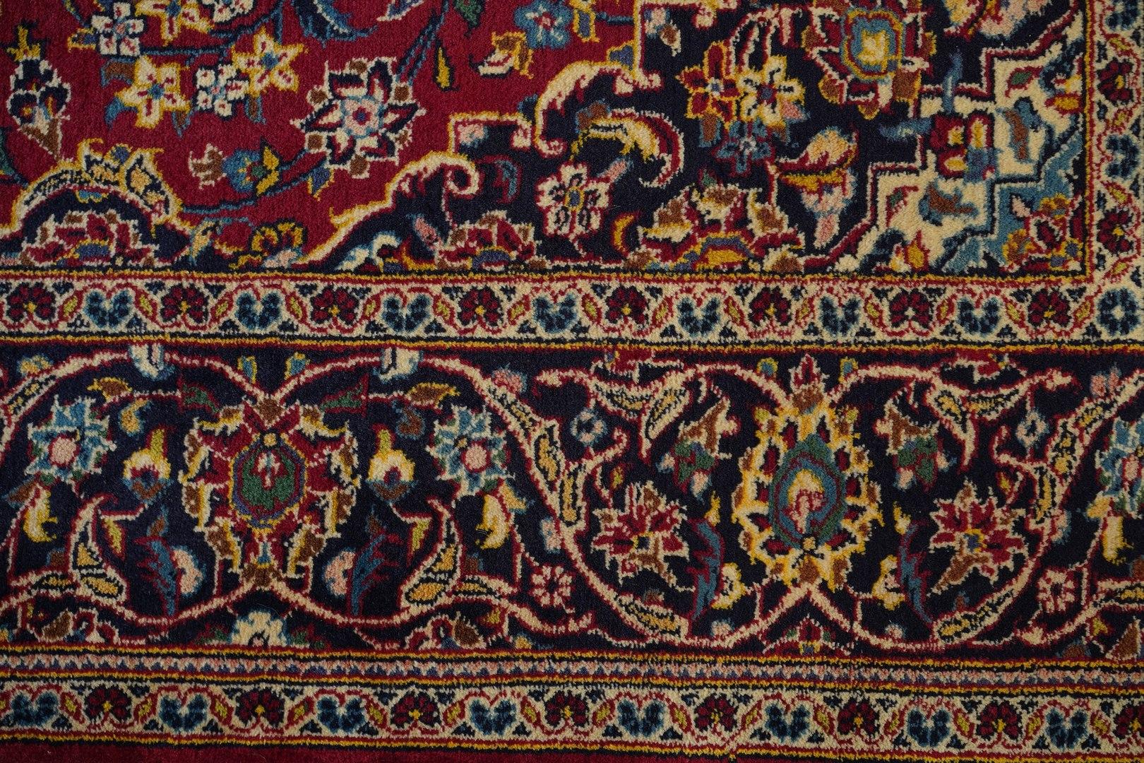 Mittelgroßer Isfahan-Teppich aus Wolle aus der Mitte des Jahrhunderts im Zustand „Hervorragend“ im Angebot in WYNNUM, QLD