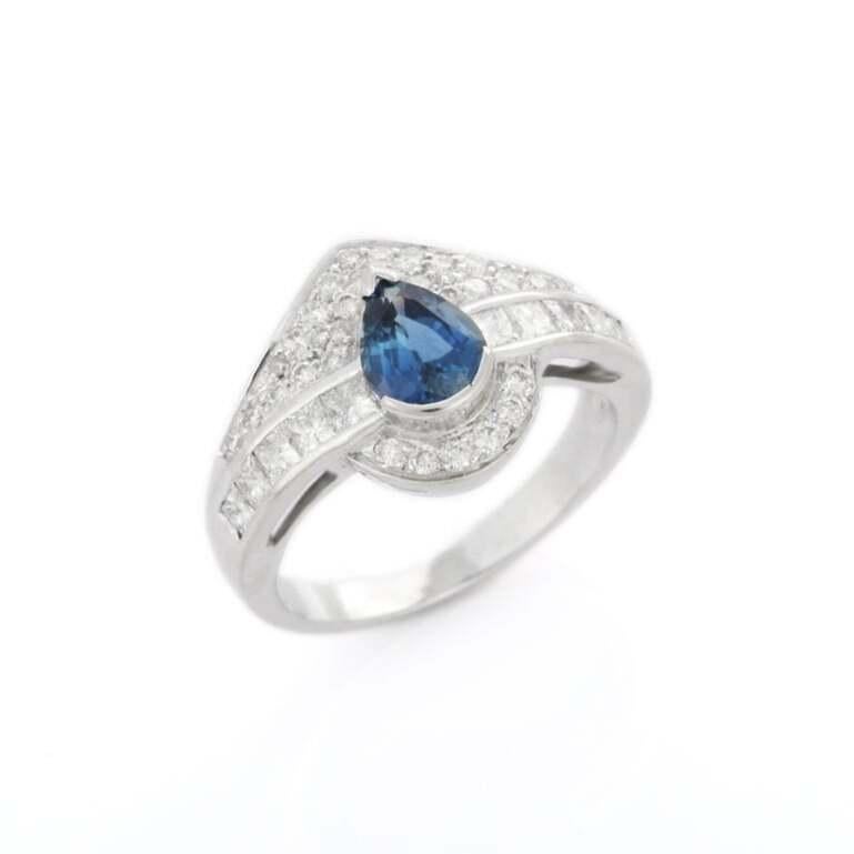 Taille poire Bague de mariage royale en or blanc 18 carats avec saphir taille poire et diamants en vente